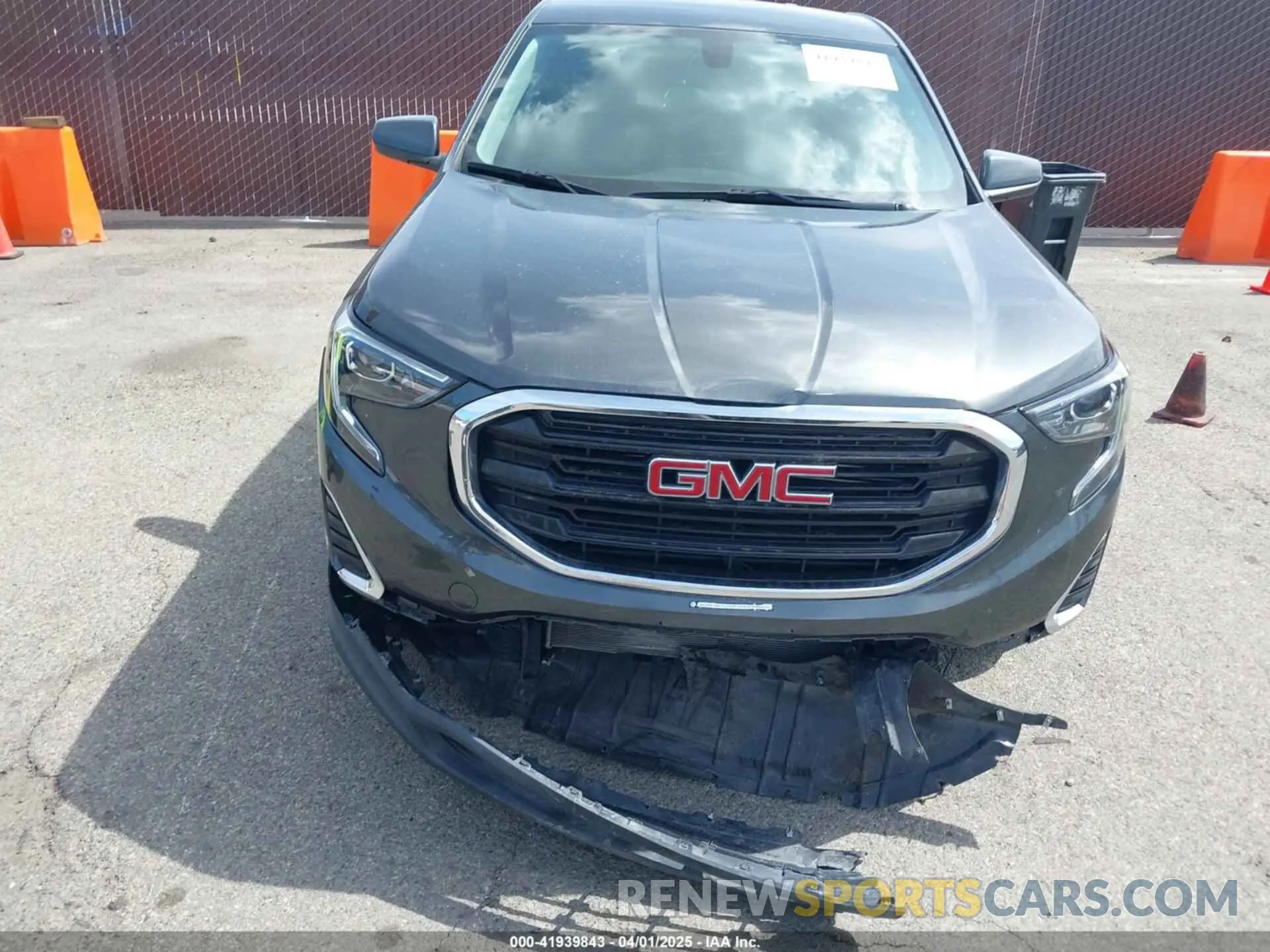 12 fotografías del automóvil dañado 3GKALMEV3KL135653 GMC TERRAIN 2019
