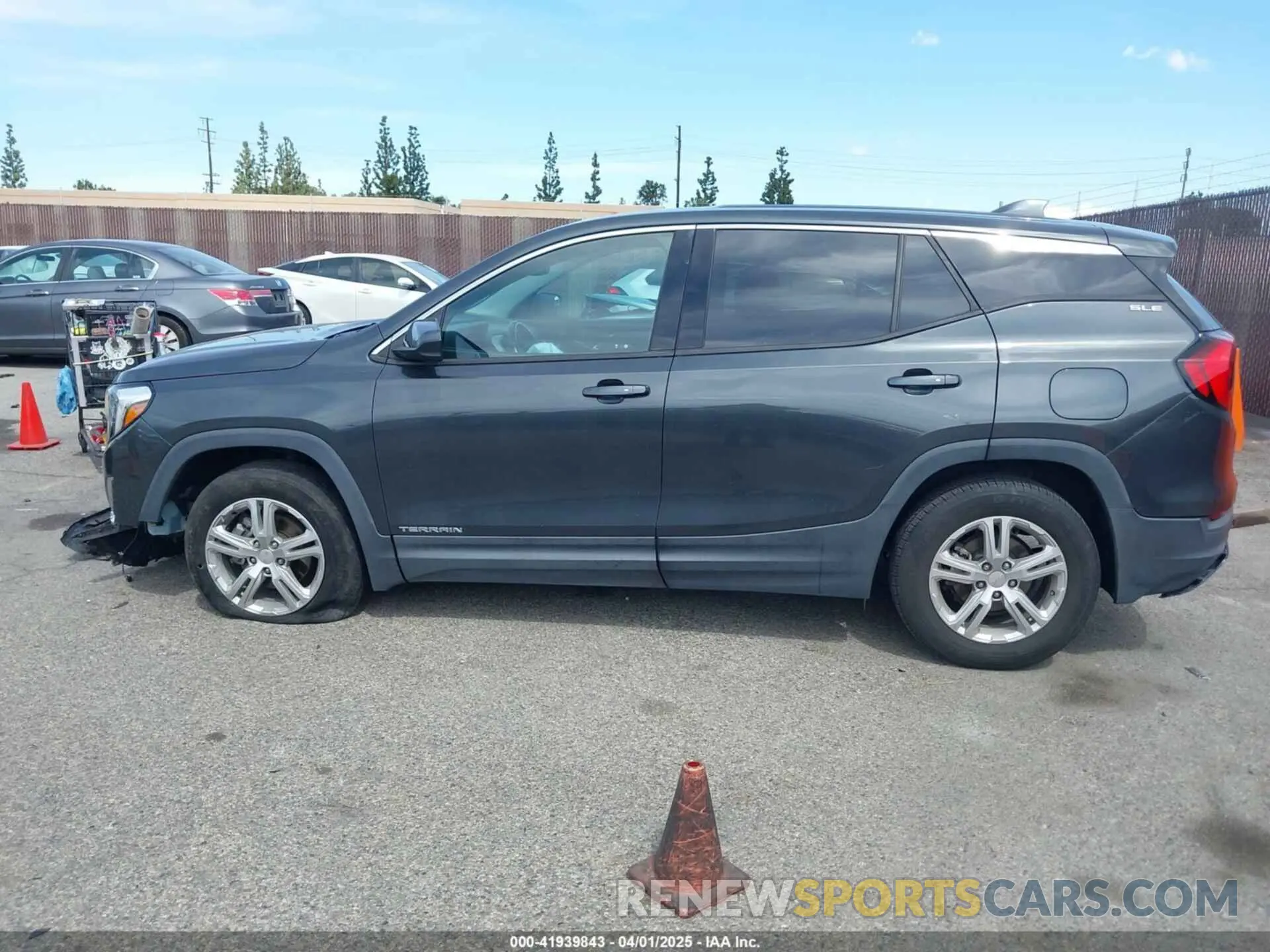 14 fotografías del automóvil dañado 3GKALMEV3KL135653 GMC TERRAIN 2019