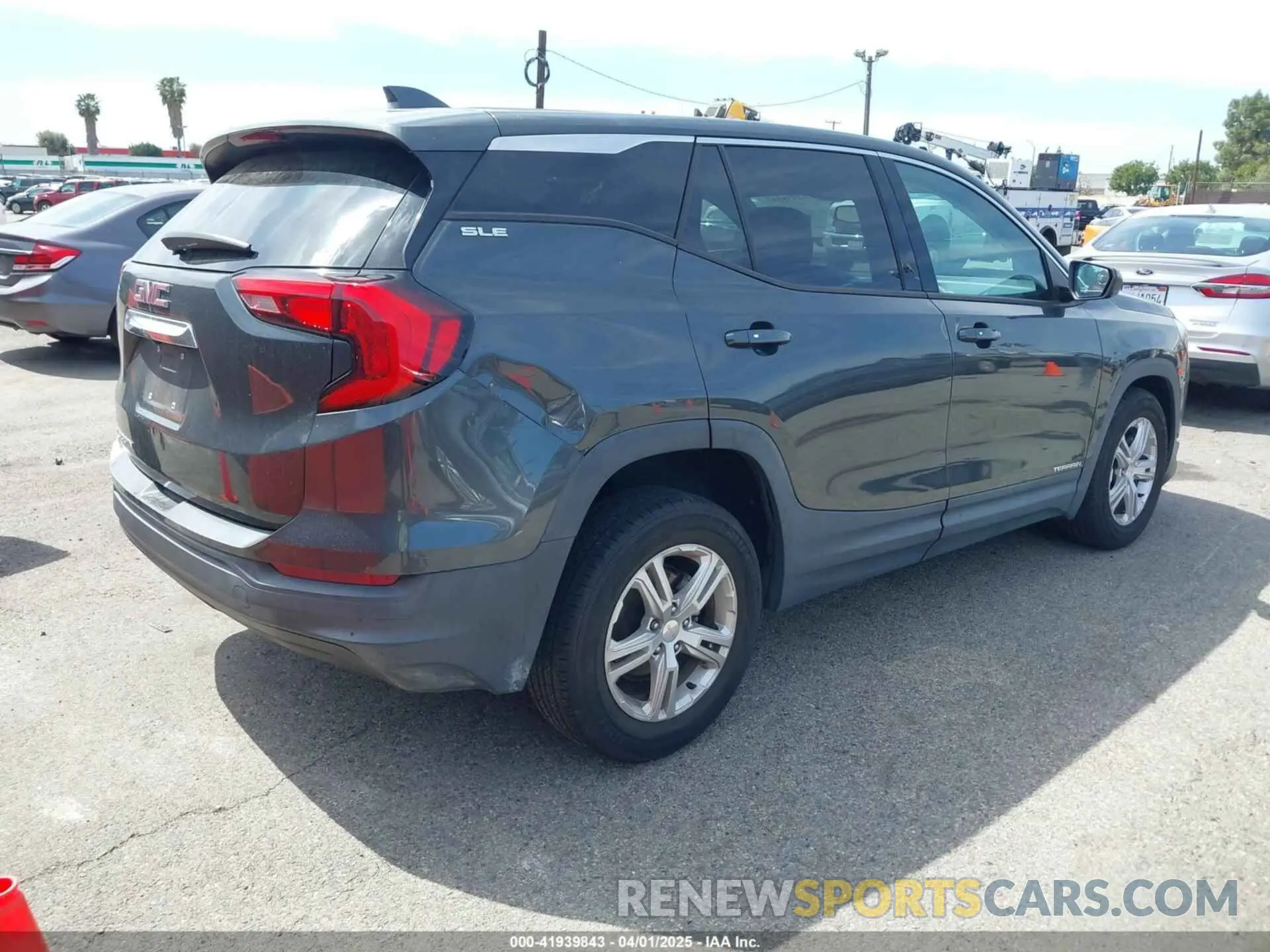 4 fotografías del automóvil dañado 3GKALMEV3KL135653 GMC TERRAIN 2019