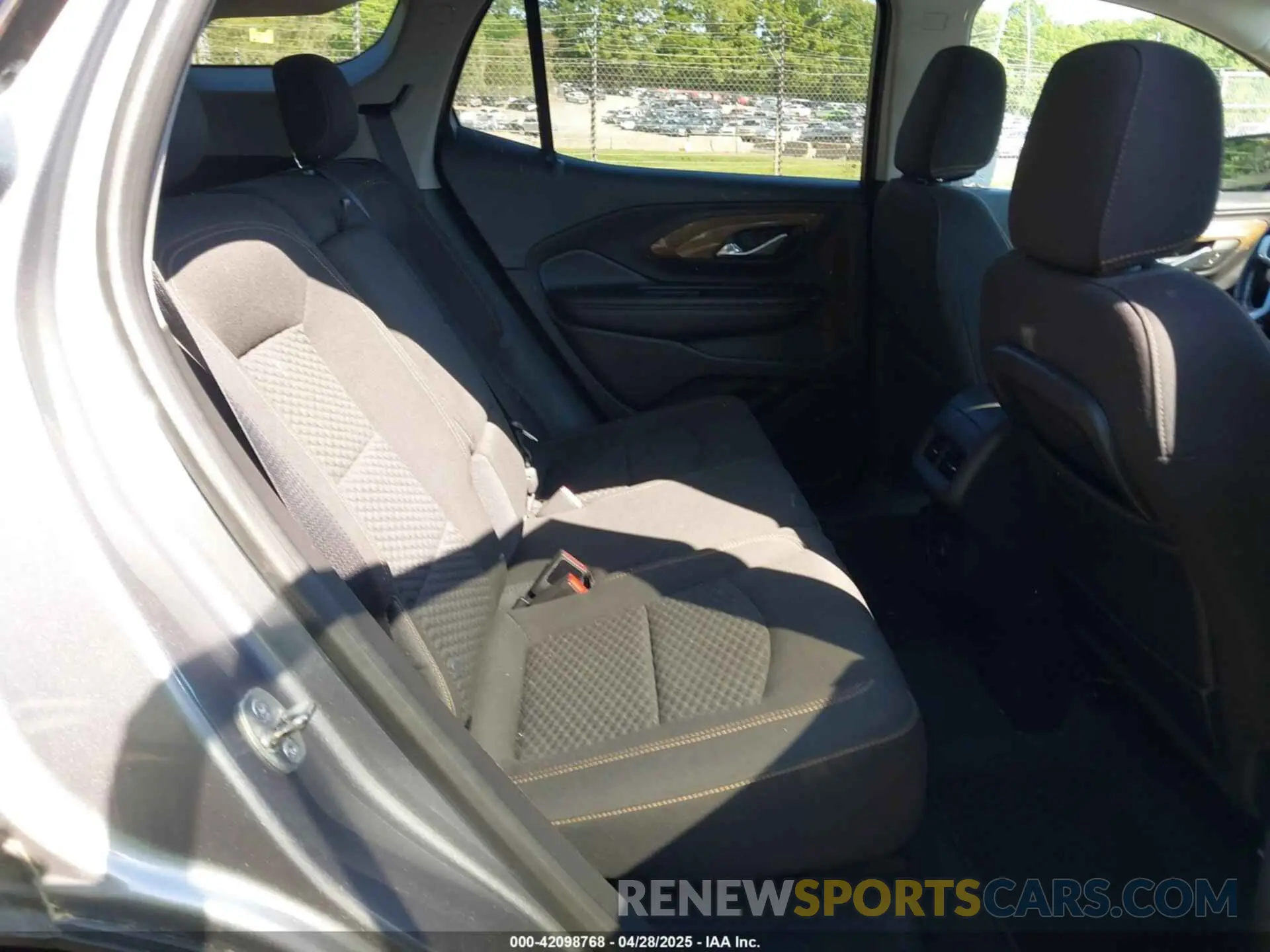 8 fotografías del automóvil dañado 3GKALMEV4KL212126 GMC TERRAIN 2019