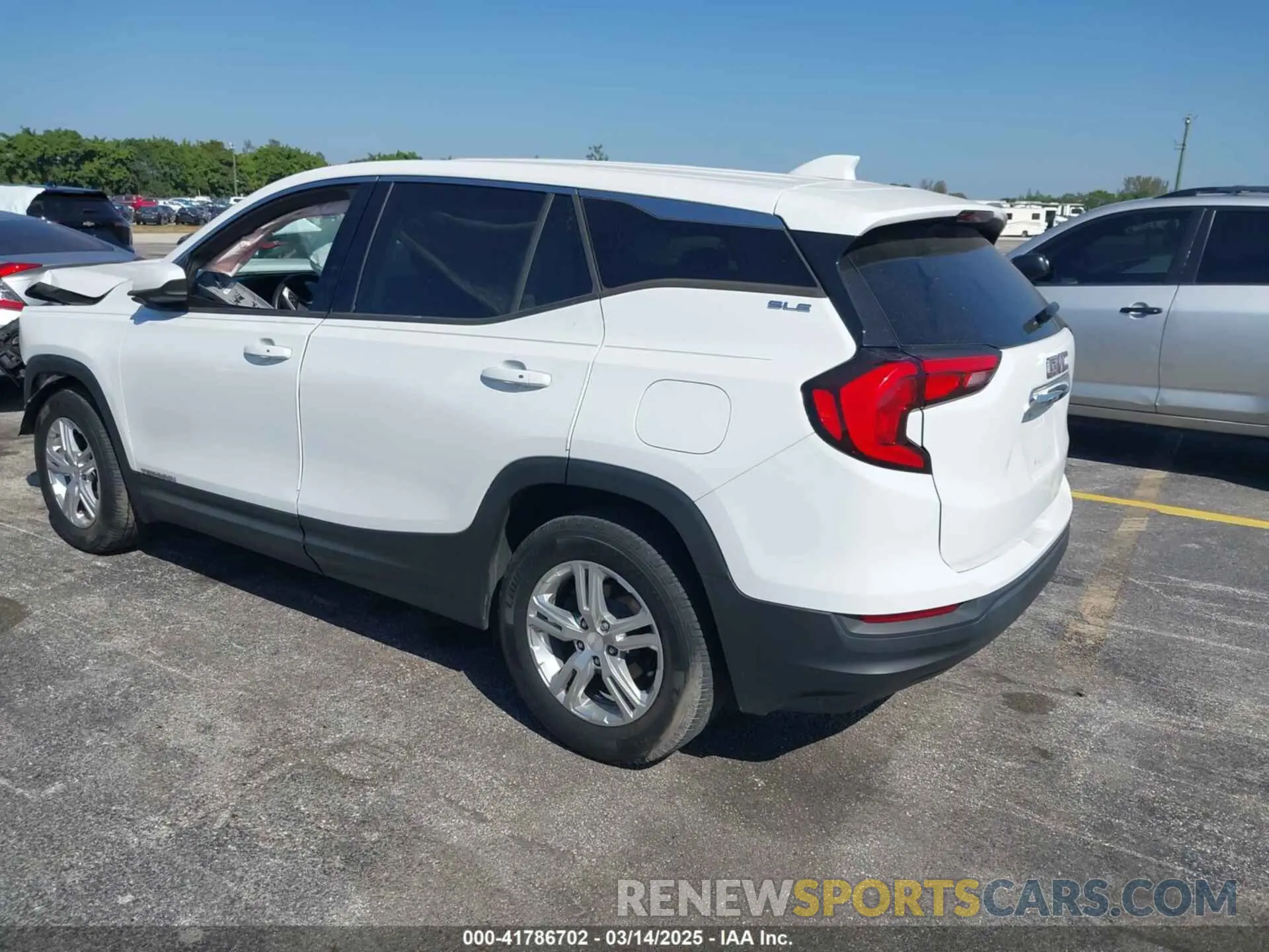 3 fotografías del automóvil dañado 3GKALMEV6KL106907 GMC TERRAIN 2019
