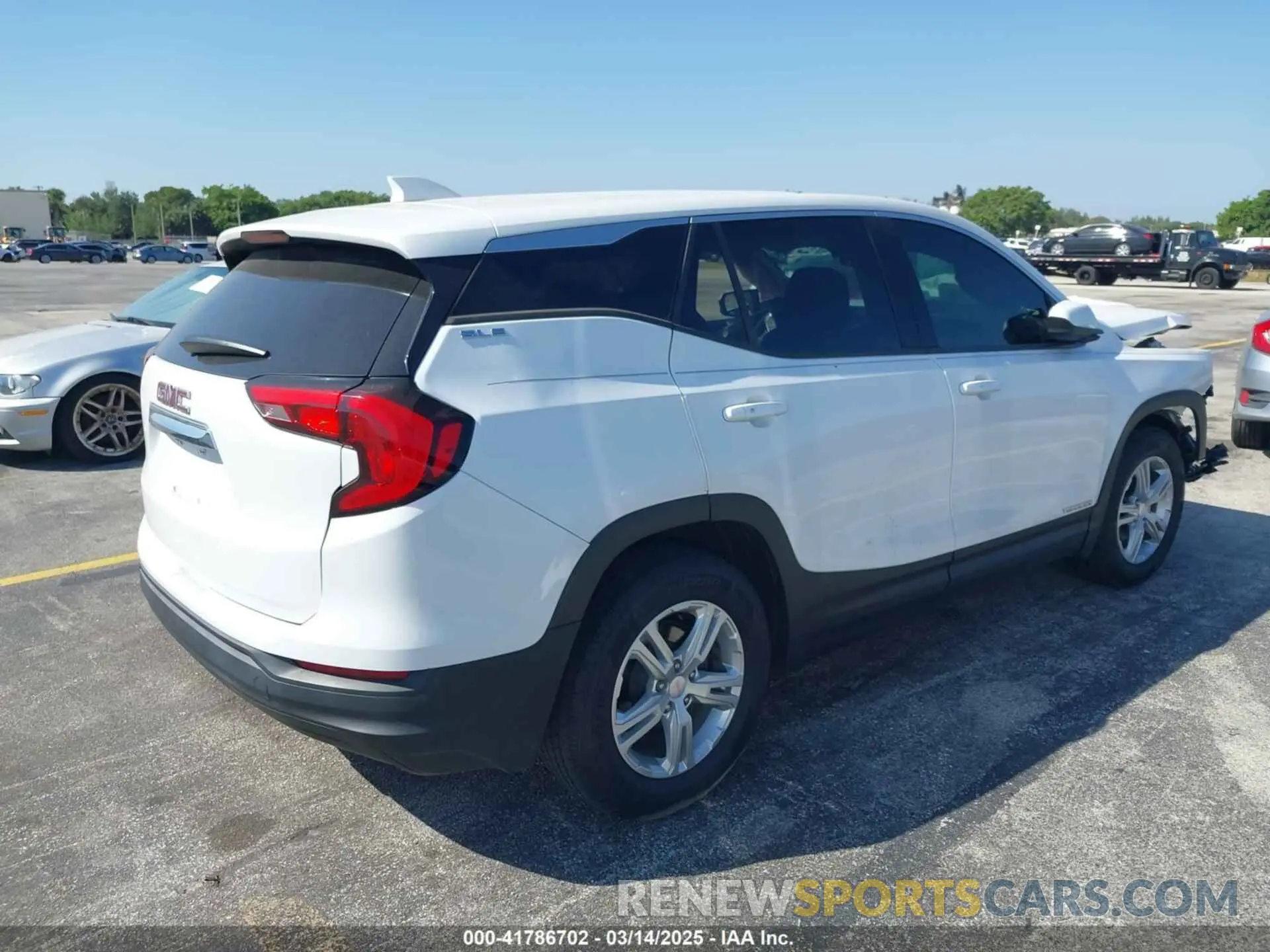 4 fotografías del automóvil dañado 3GKALMEV6KL106907 GMC TERRAIN 2019