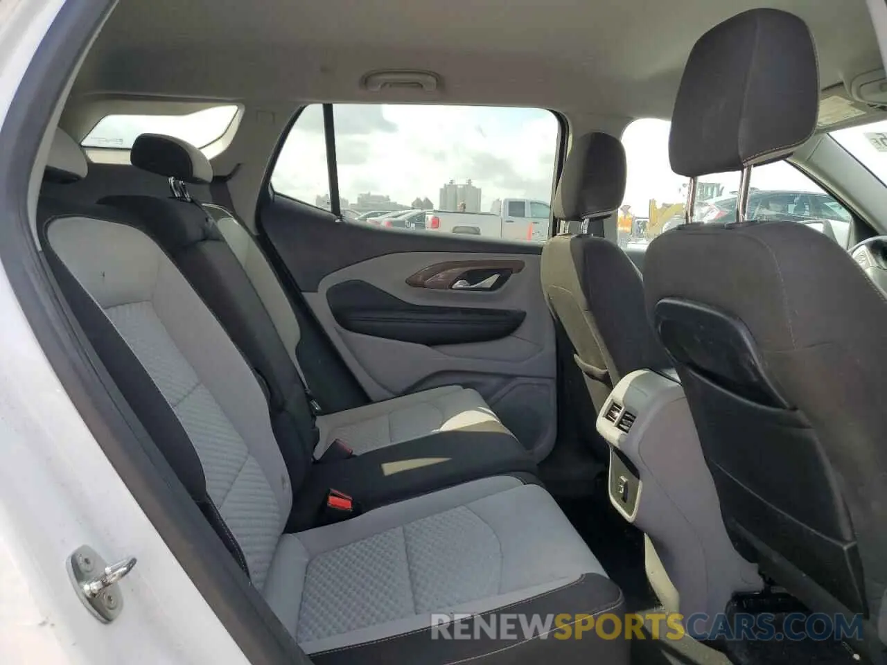 11 fotografías del automóvil dañado 3GKALMEV6KL211365 GMC TERRAIN 2019