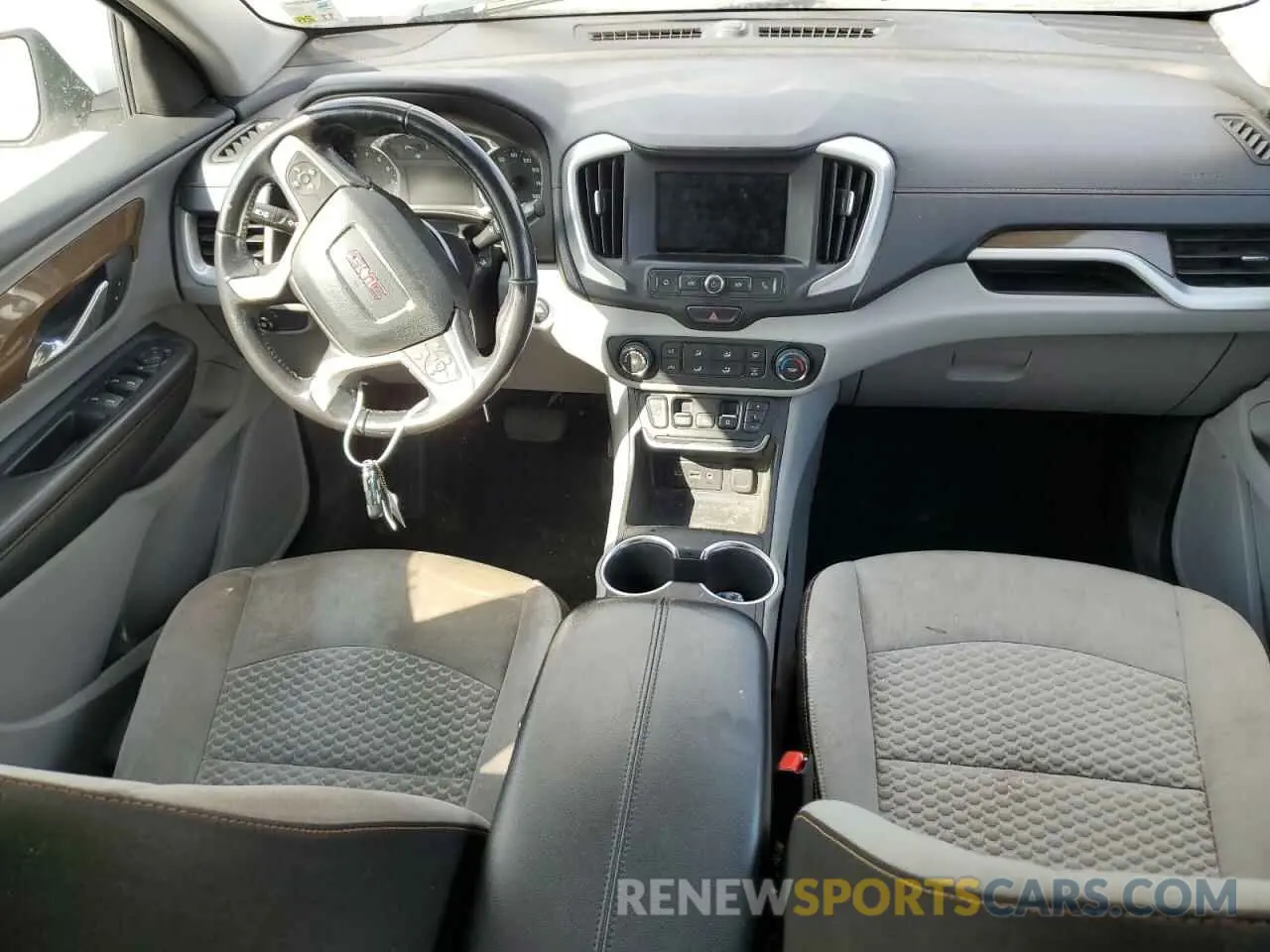 8 fotografías del automóvil dañado 3GKALMEV6KL211365 GMC TERRAIN 2019