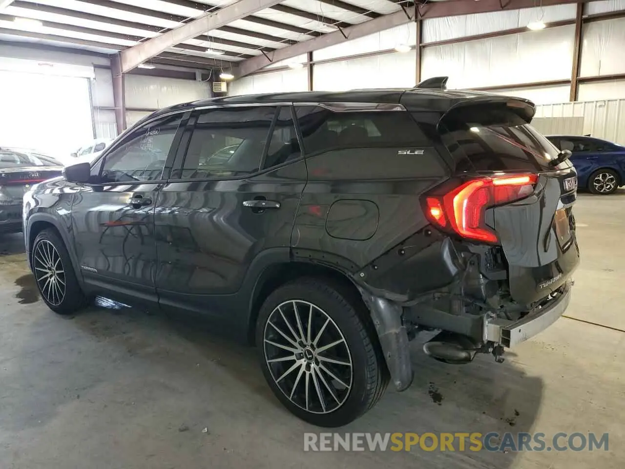 2 fotografías del automóvil dañado 3GKALMEV6KL251512 GMC TERRAIN 2019