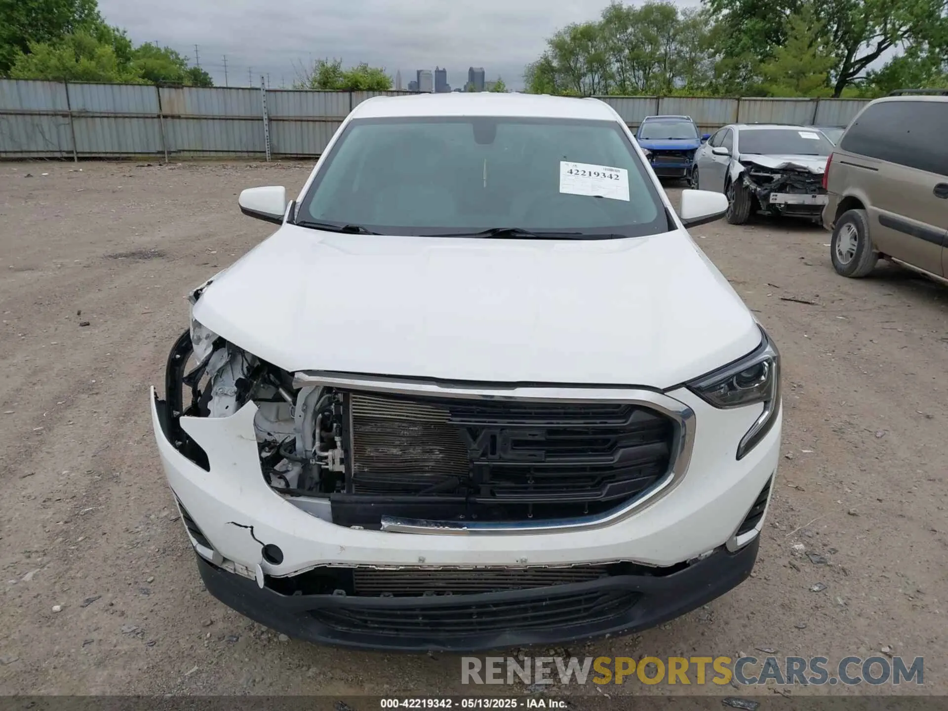 12 fotografías del automóvil dañado 3GKALMEV7KL237988 GMC TERRAIN 2019