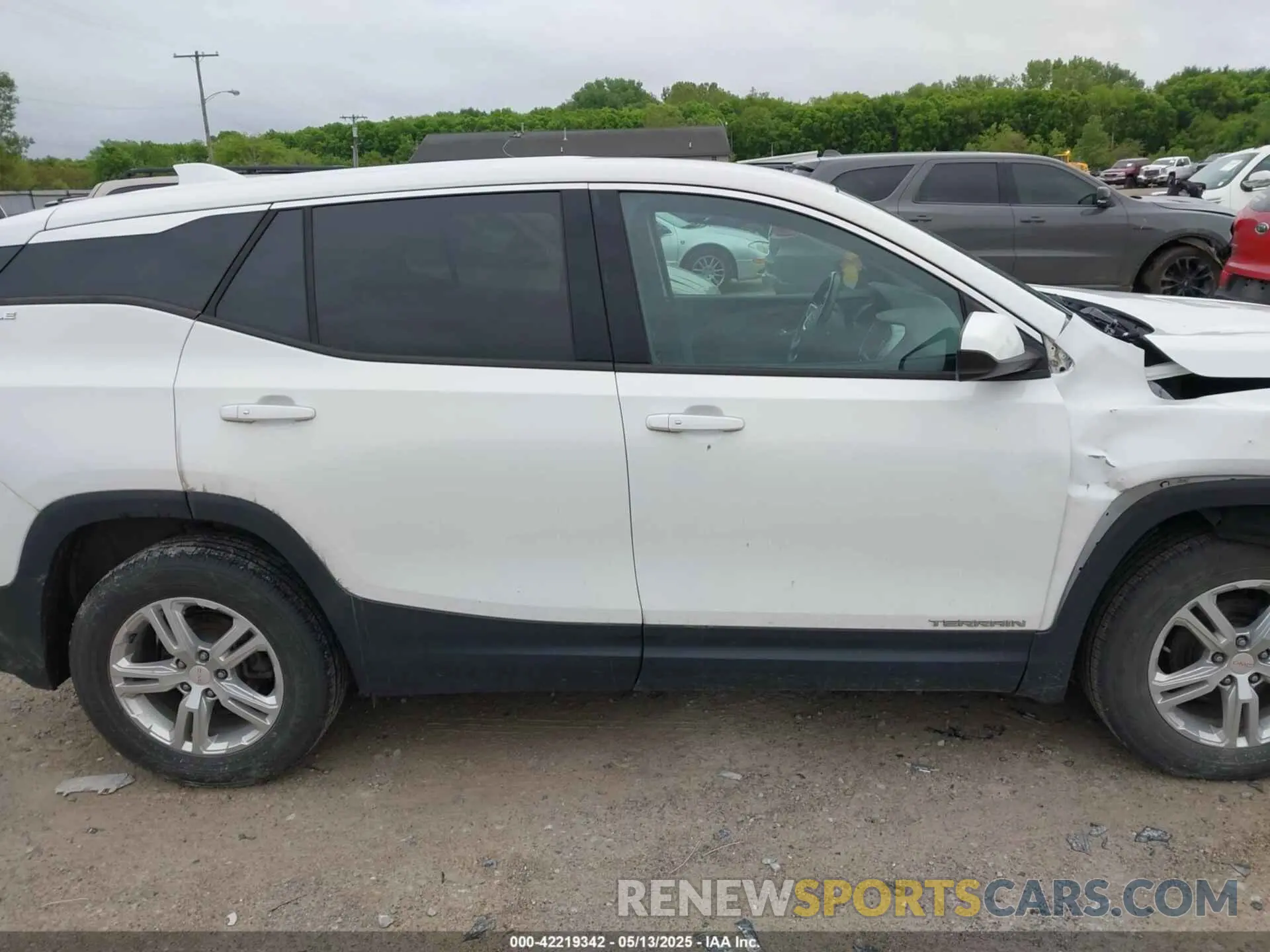 13 fotografías del automóvil dañado 3GKALMEV7KL237988 GMC TERRAIN 2019