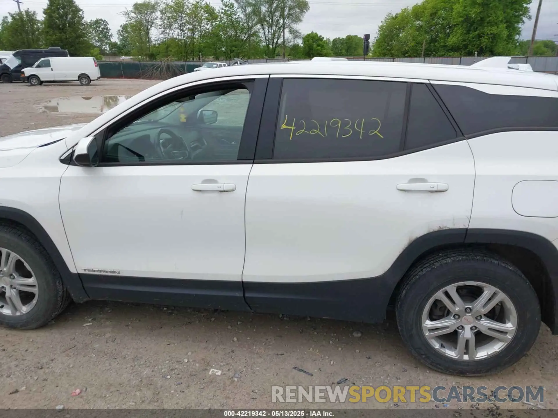 14 fotografías del automóvil dañado 3GKALMEV7KL237988 GMC TERRAIN 2019