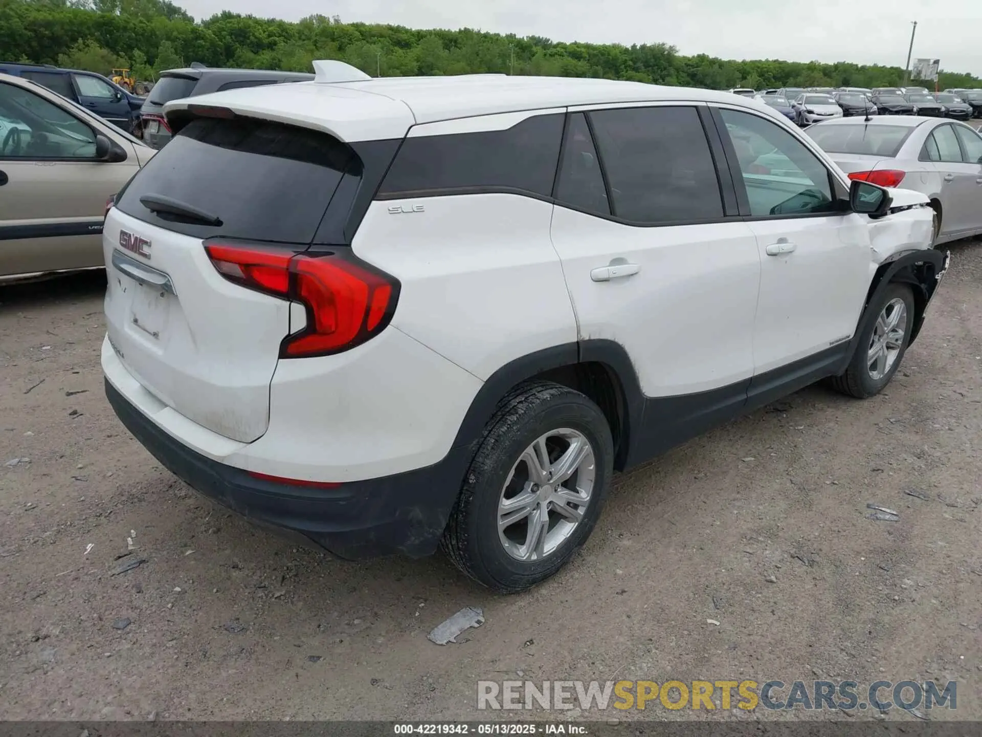 4 fotografías del automóvil dañado 3GKALMEV7KL237988 GMC TERRAIN 2019