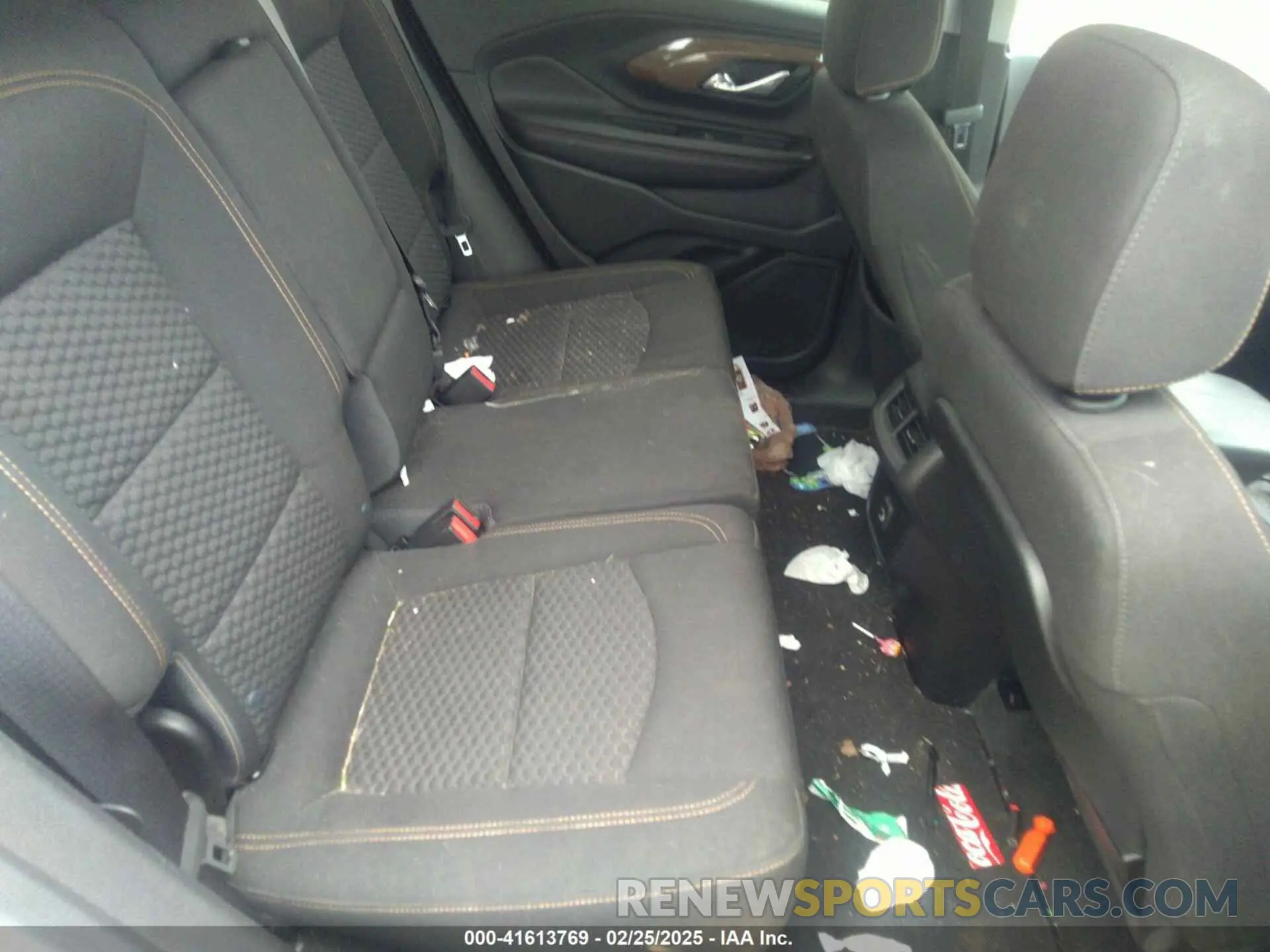 8 fotografías del automóvil dañado 3GKALMEV8KL114328 GMC TERRAIN 2019