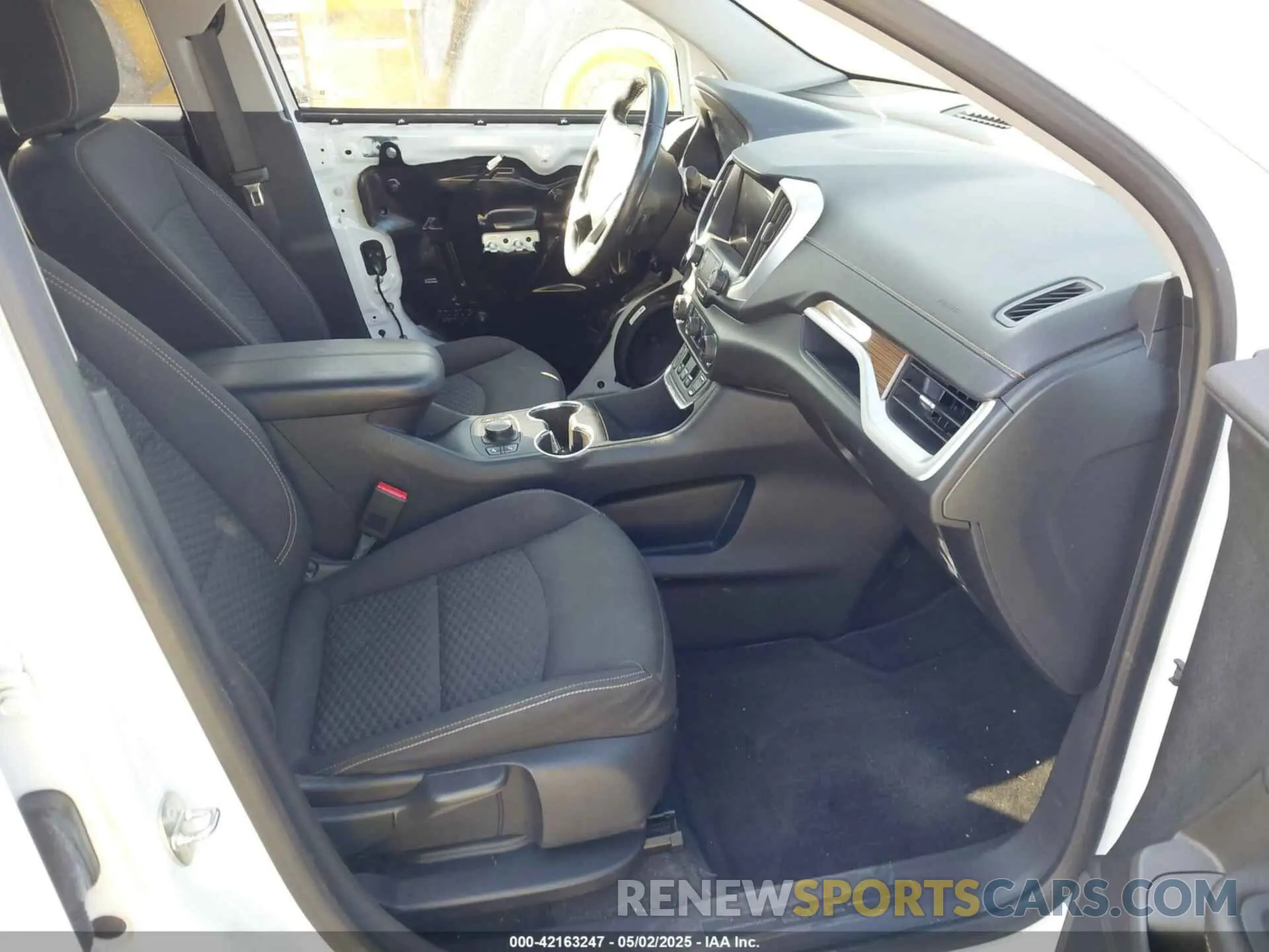 5 fotografías del automóvil dañado 3GKALMEVXKL272332 GMC TERRAIN 2019