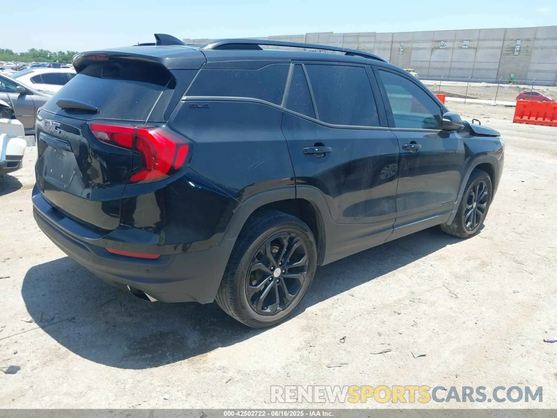 4 fotografías del automóvil dañado 3GKALMEX2KL122121 GMC TERRAIN 2019