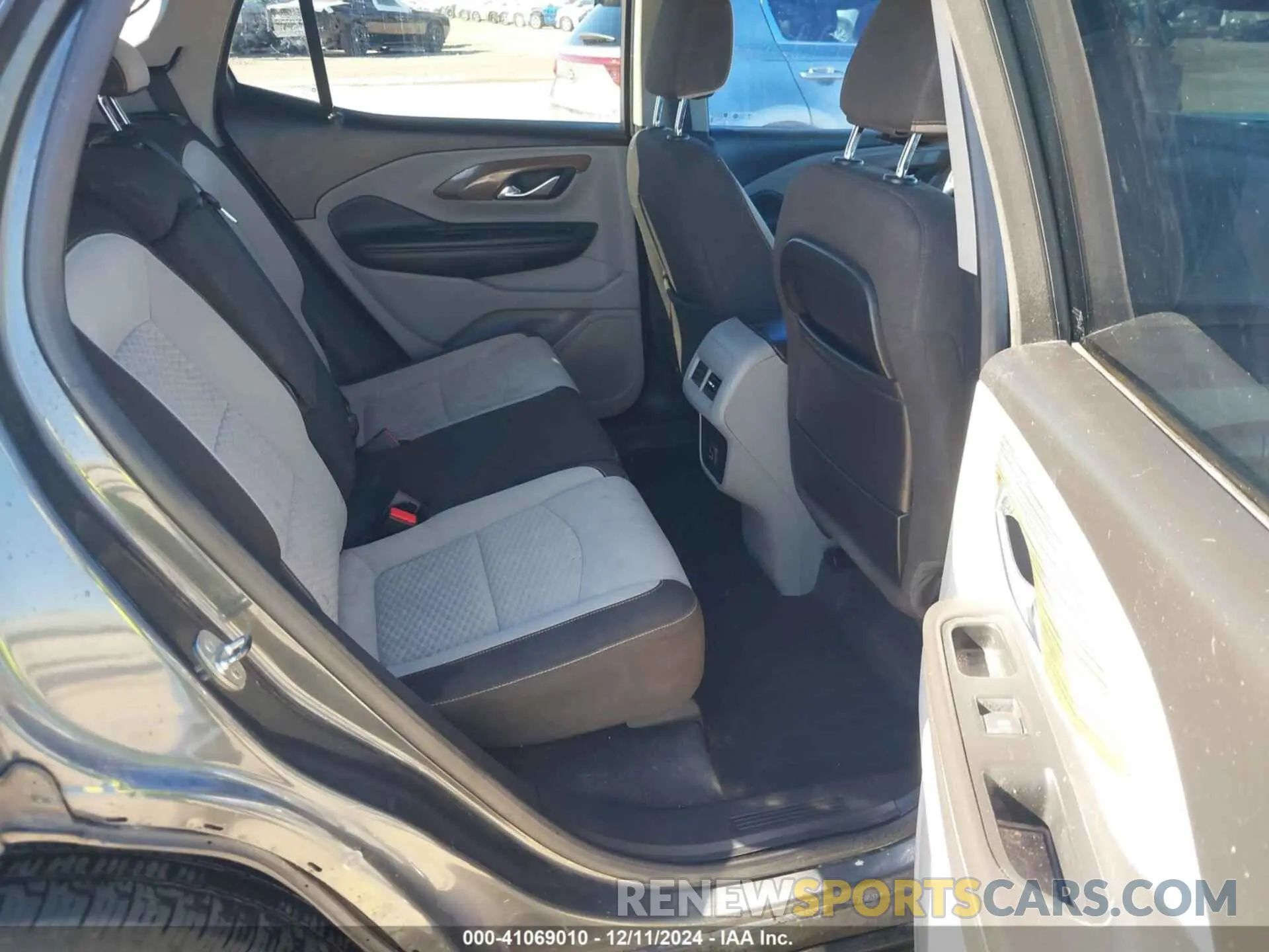 8 fotografías del automóvil dañado 3GKALMEX7KL185859 GMC TERRAIN 2019