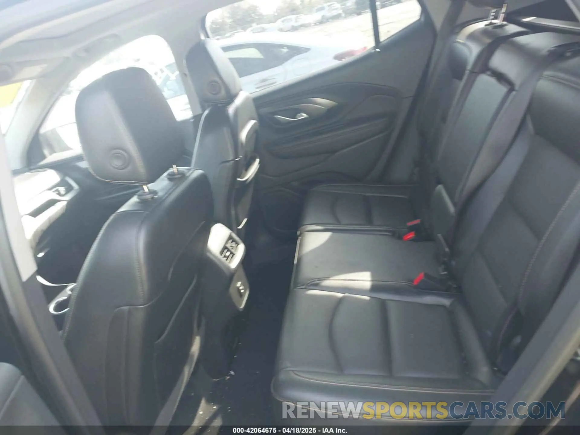 8 fotografías del automóvil dañado 3GKALPEV1KL291904 GMC TERRAIN 2019