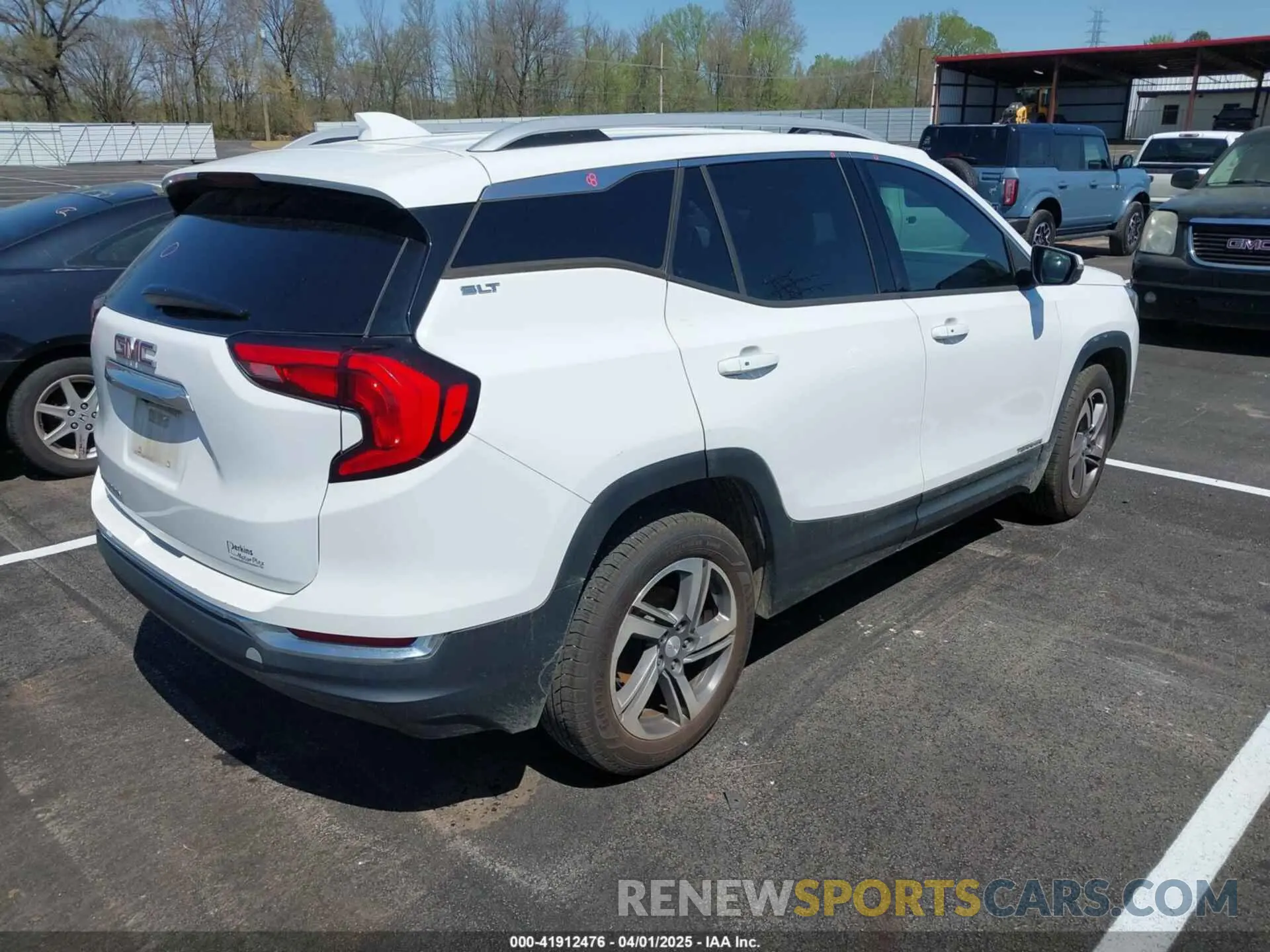 4 fotografías del automóvil dañado 3GKALPEV9KL201320 GMC TERRAIN 2019