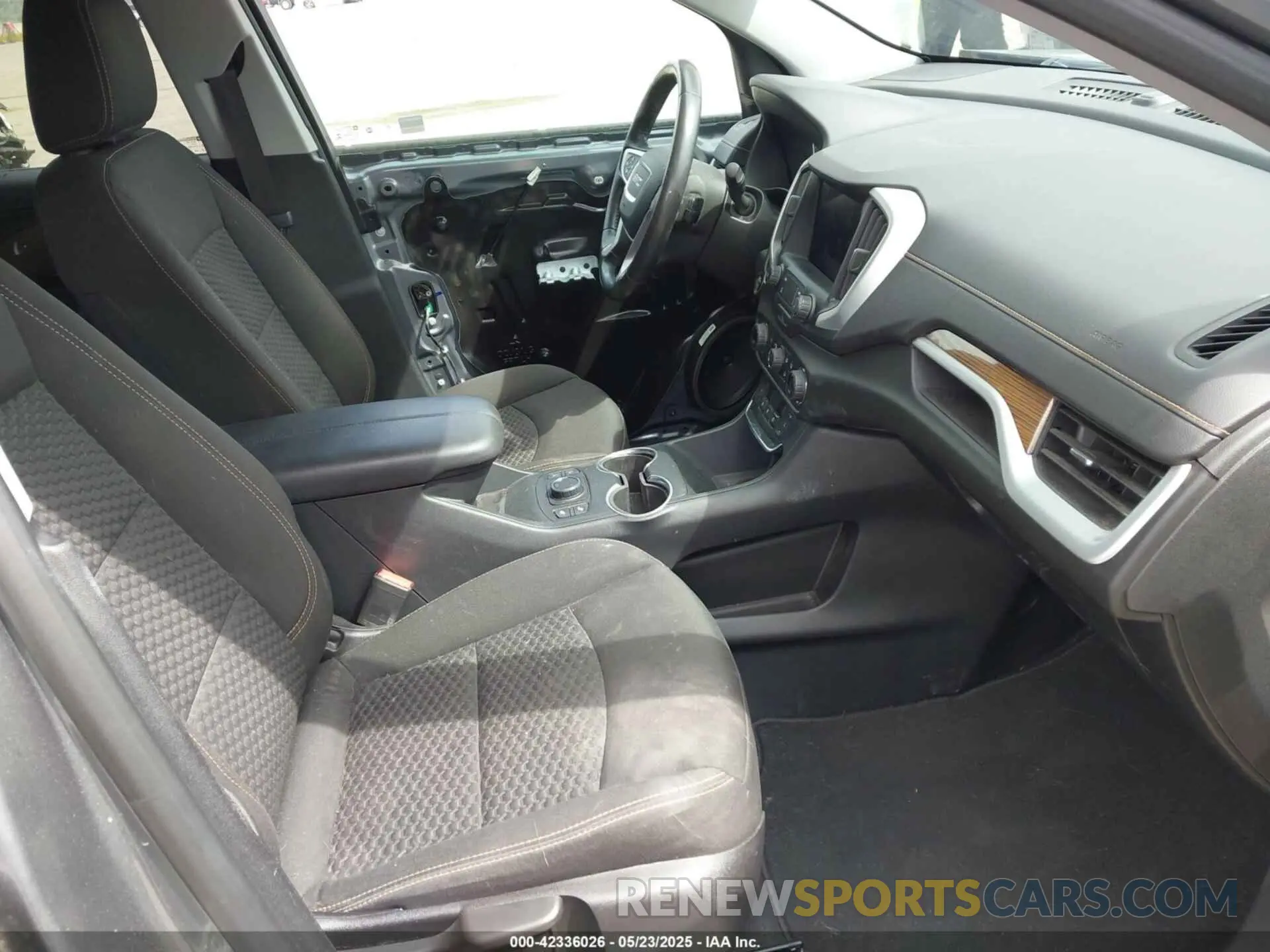 5 fotografías del automóvil dañado 3GKALTEV1KL293368 GMC TERRAIN 2019
