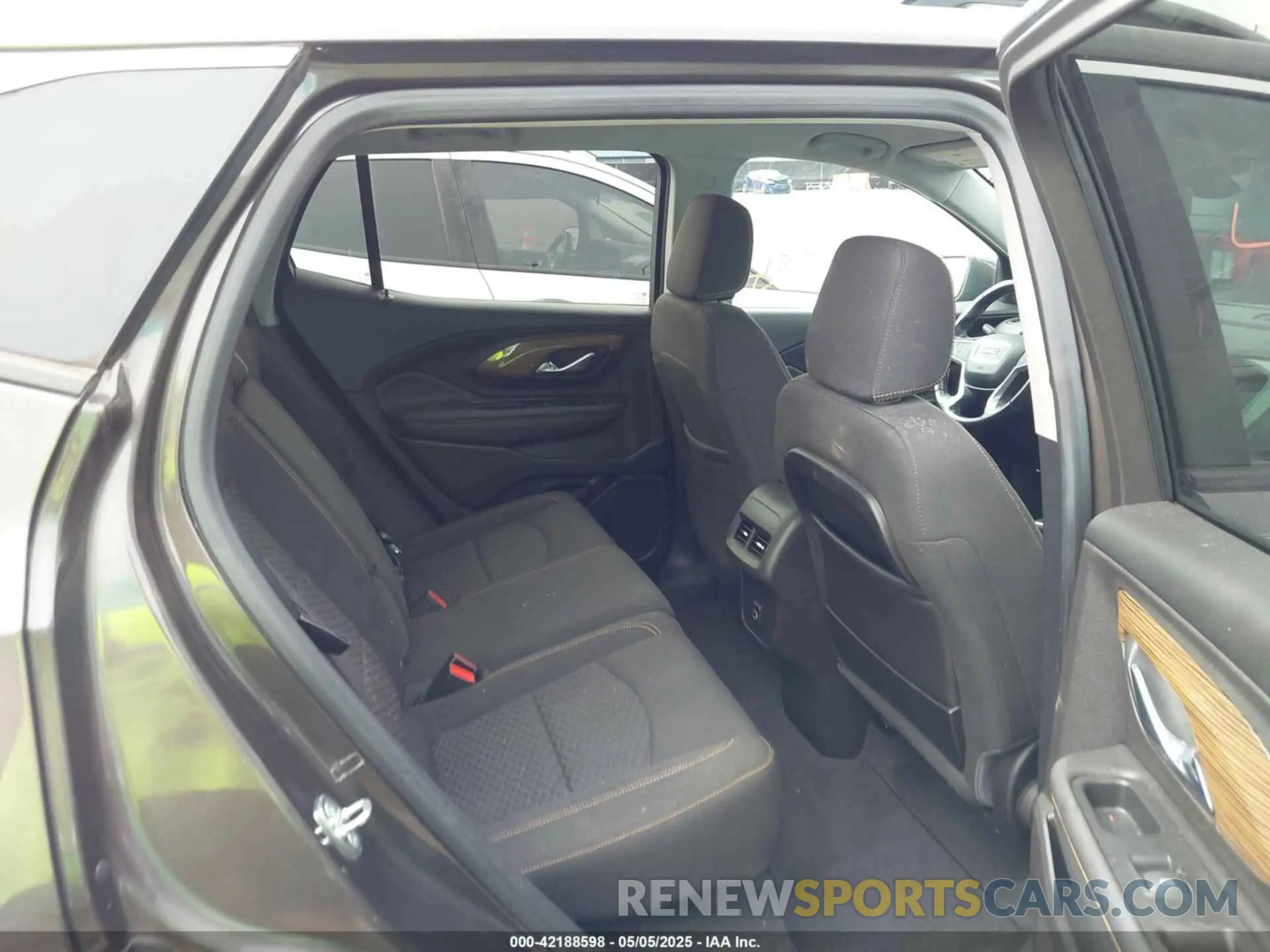 8 fotografías del automóvil dañado 3GKALTEV3KL154455 GMC TERRAIN 2019