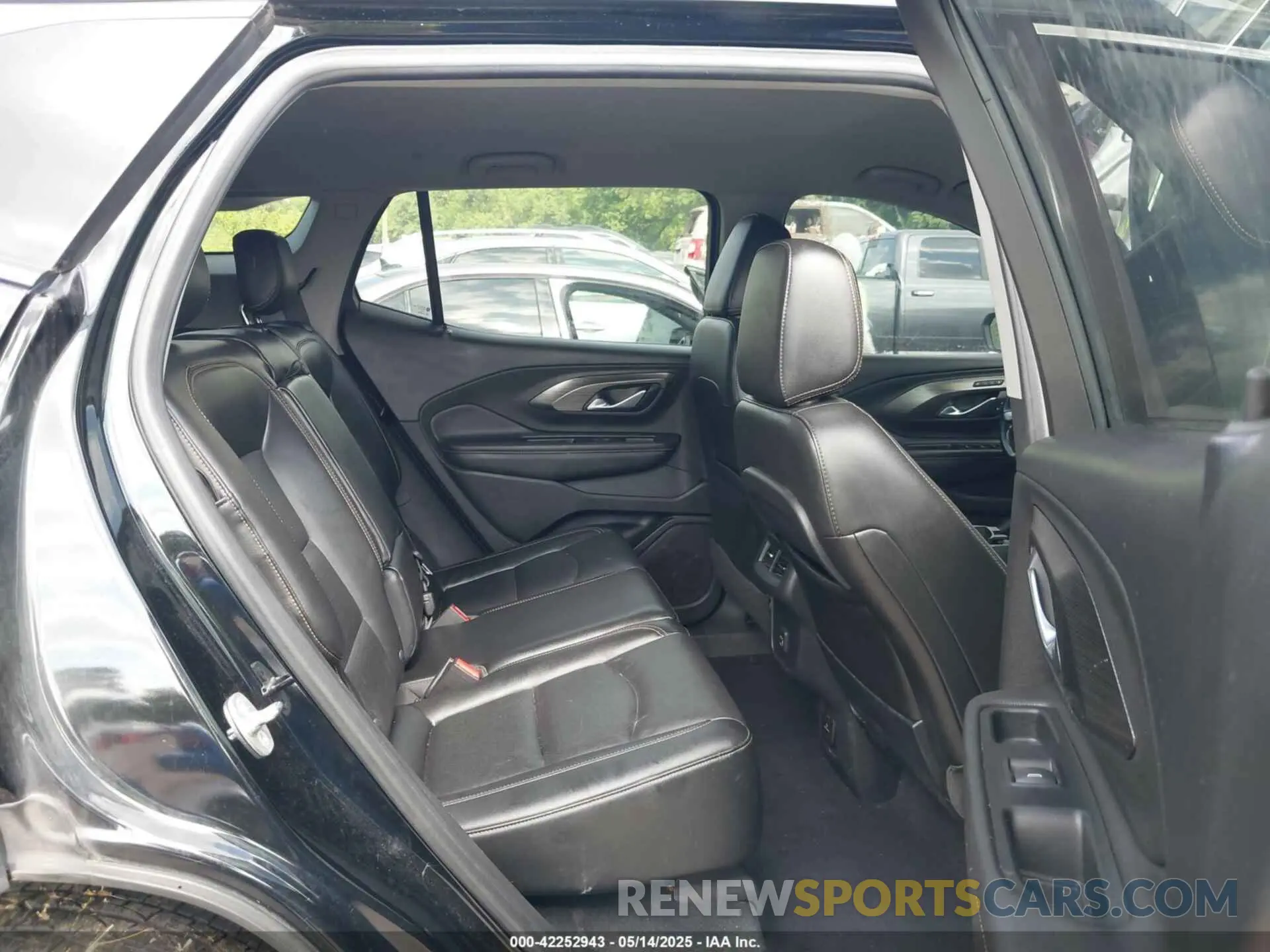 8 fotografías del automóvil dañado 3GKALVEV1KL324193 GMC TERRAIN 2019