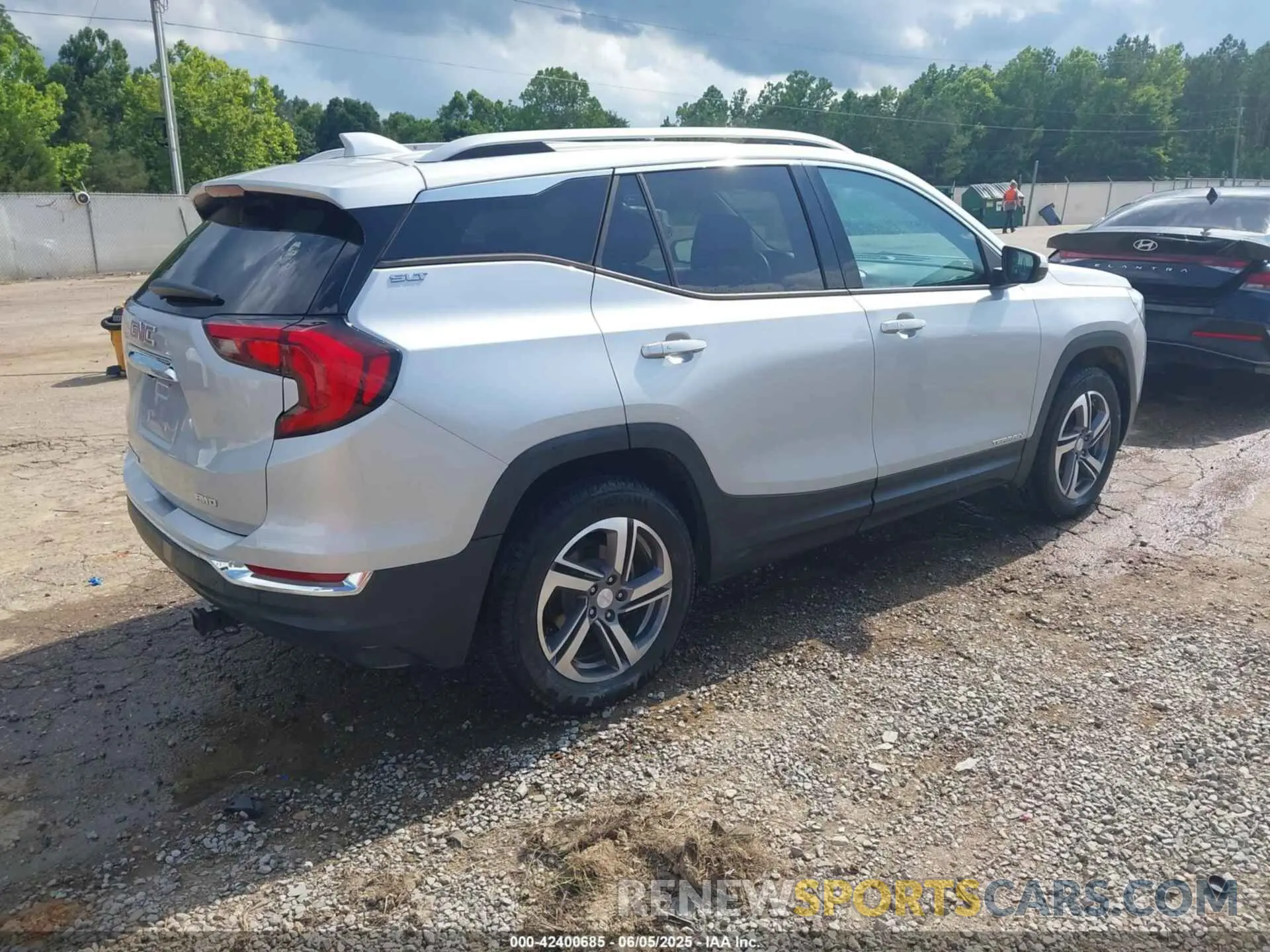 4 fotografías del automóvil dañado 3GKALVEV4KL182566 GMC TERRAIN 2019