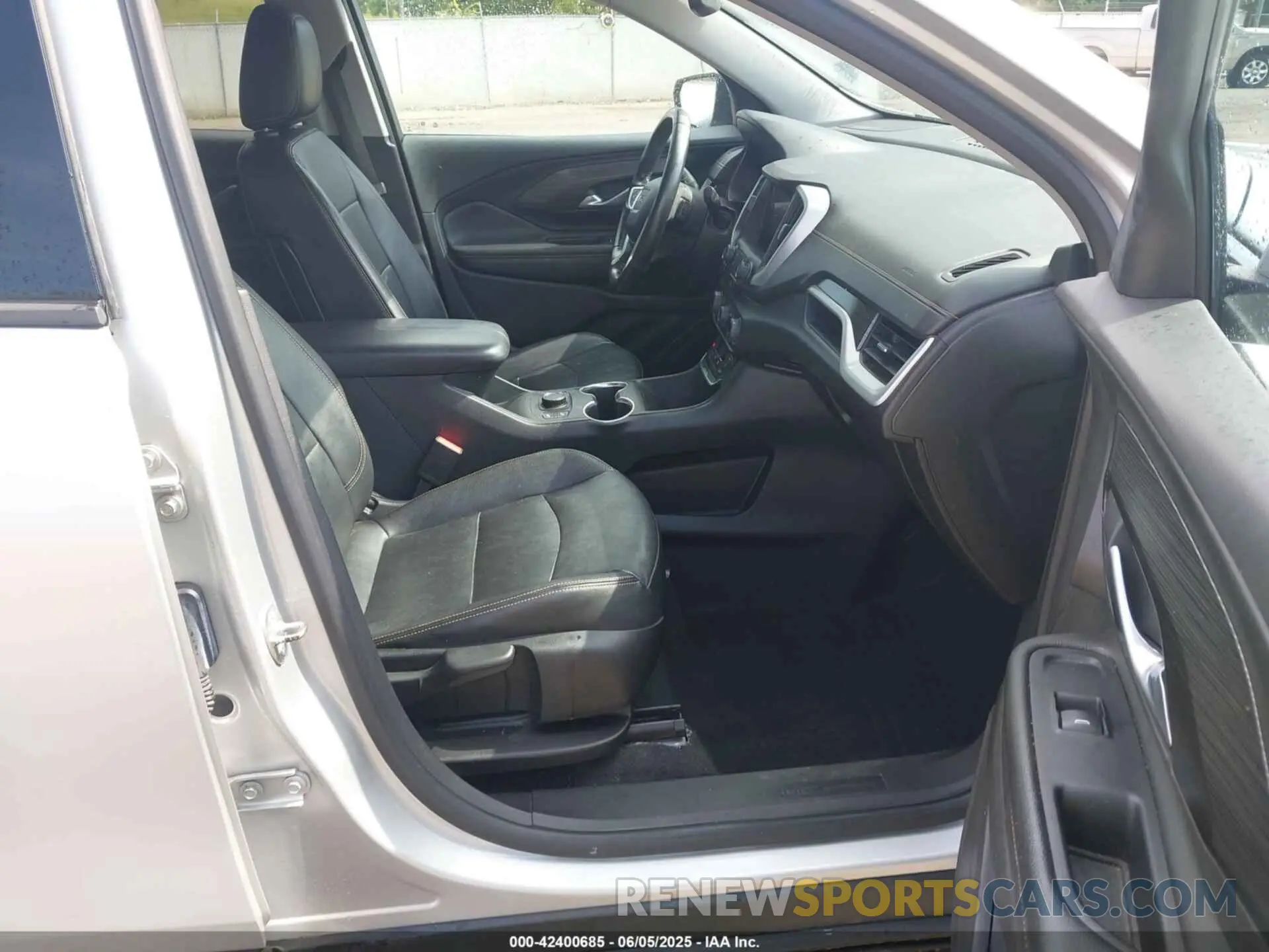 5 fotografías del automóvil dañado 3GKALVEV4KL182566 GMC TERRAIN 2019