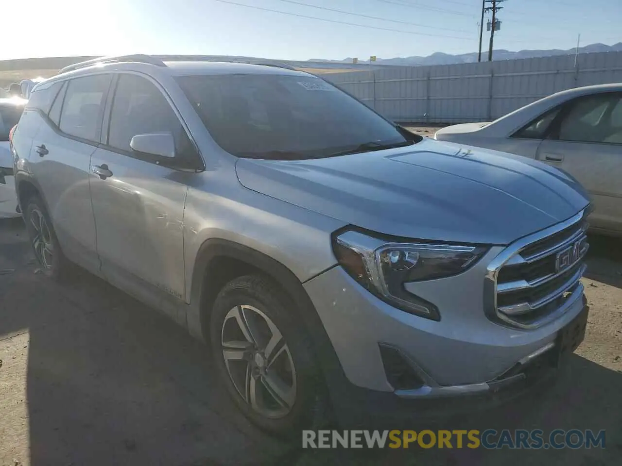 4 fotografías del automóvil dañado 3GKALVEV5KL233749 GMC TERRAIN 2019