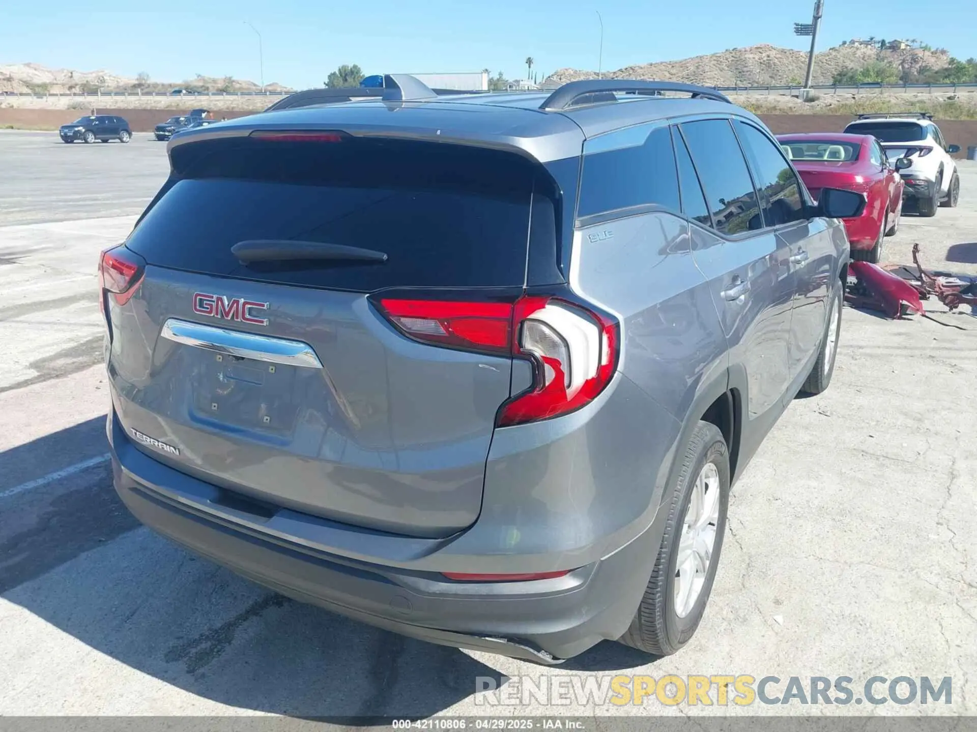 4 fotografías del automóvil dañado 3GKALMEV0LL110856 GMC TERRAIN 2020