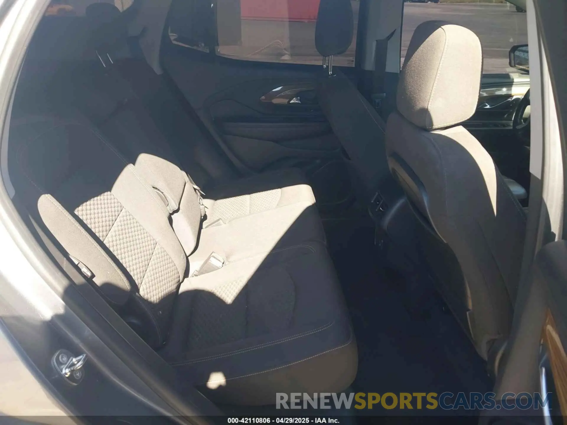 8 fotografías del automóvil dañado 3GKALMEV0LL110856 GMC TERRAIN 2020