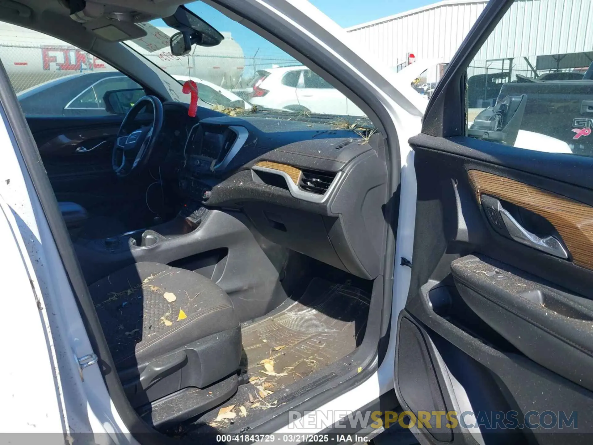 5 fotografías del automóvil dañado 3GKALMEV1LL224087 GMC TERRAIN 2020
