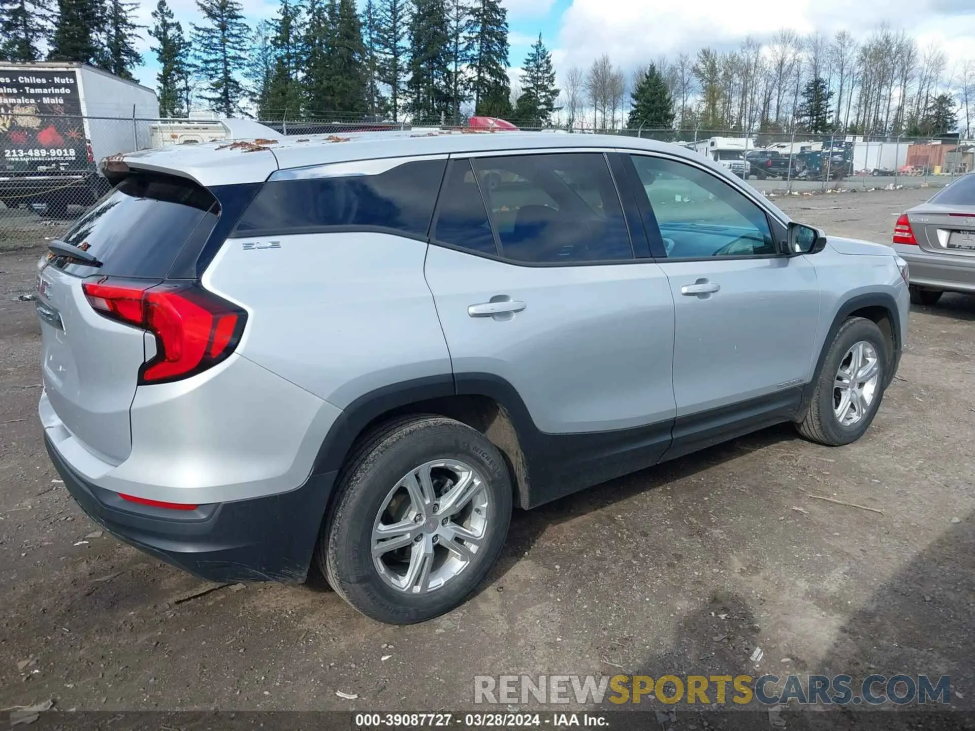 4 fotografías del automóvil dañado 3GKALMEV1LL225398 GMC TERRAIN 2020