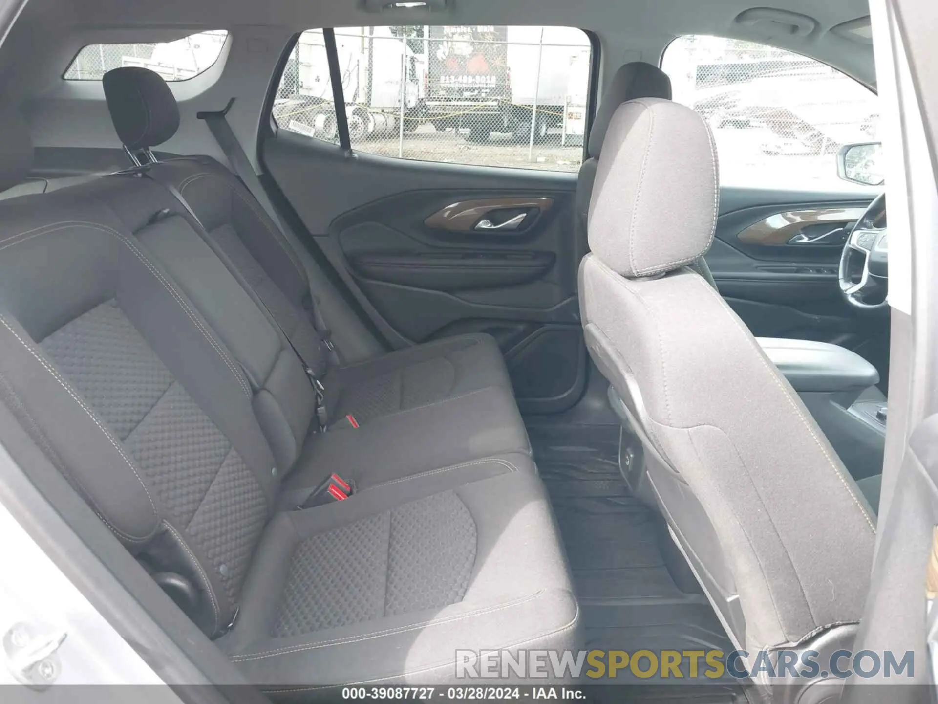8 fotografías del automóvil dañado 3GKALMEV1LL225398 GMC TERRAIN 2020