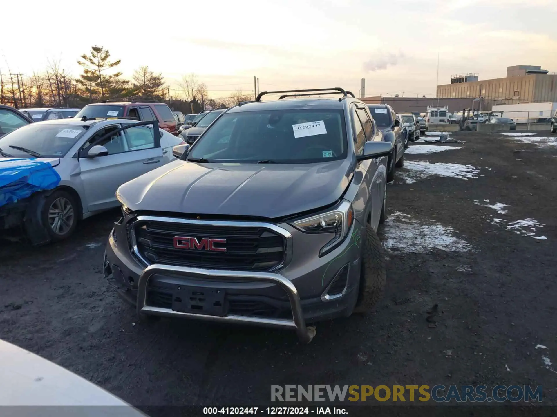 12 fotografías del automóvil dañado 3GKALMEV1LL233436 GMC TERRAIN 2020
