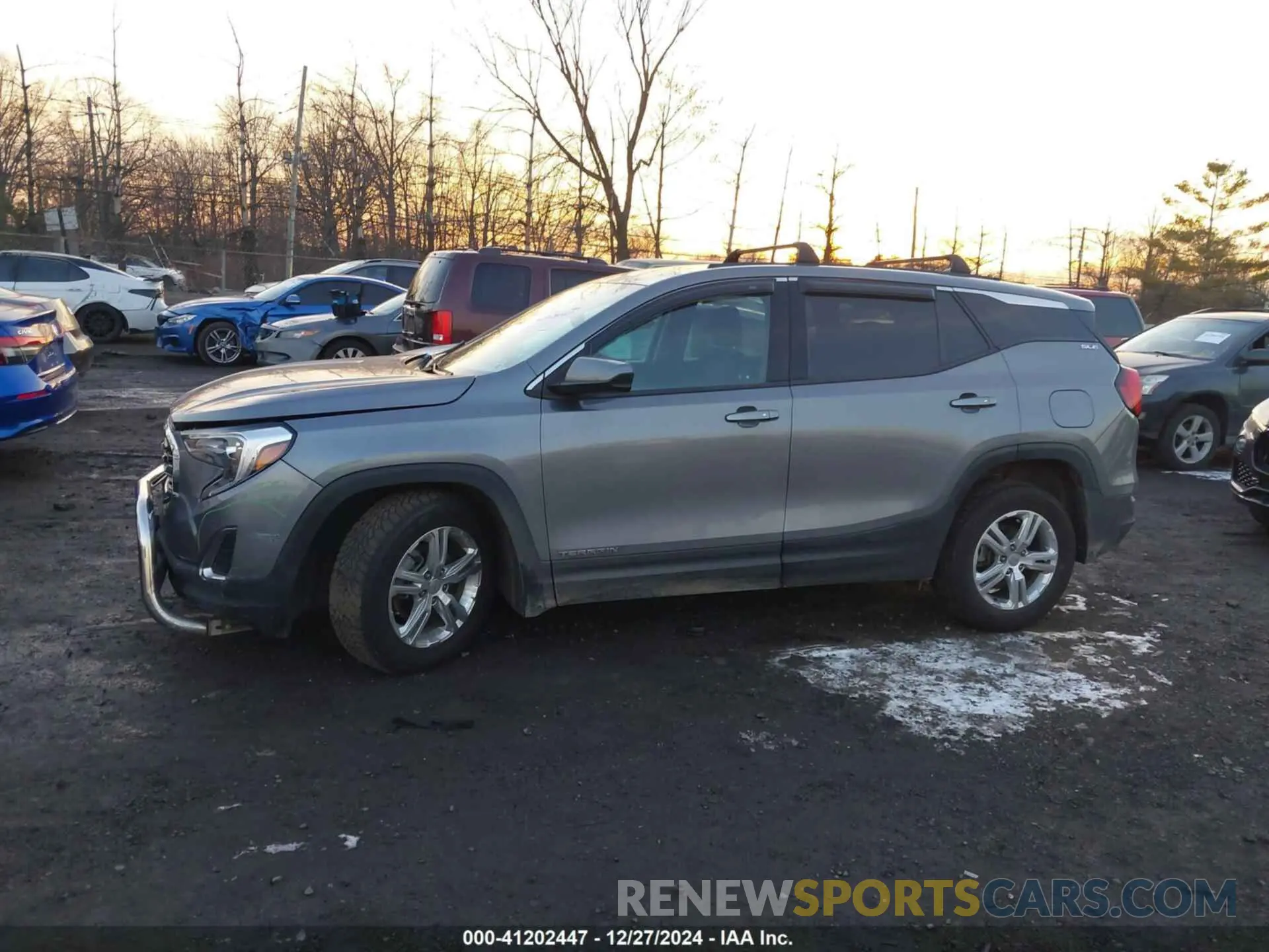 14 fotografías del automóvil dañado 3GKALMEV1LL233436 GMC TERRAIN 2020