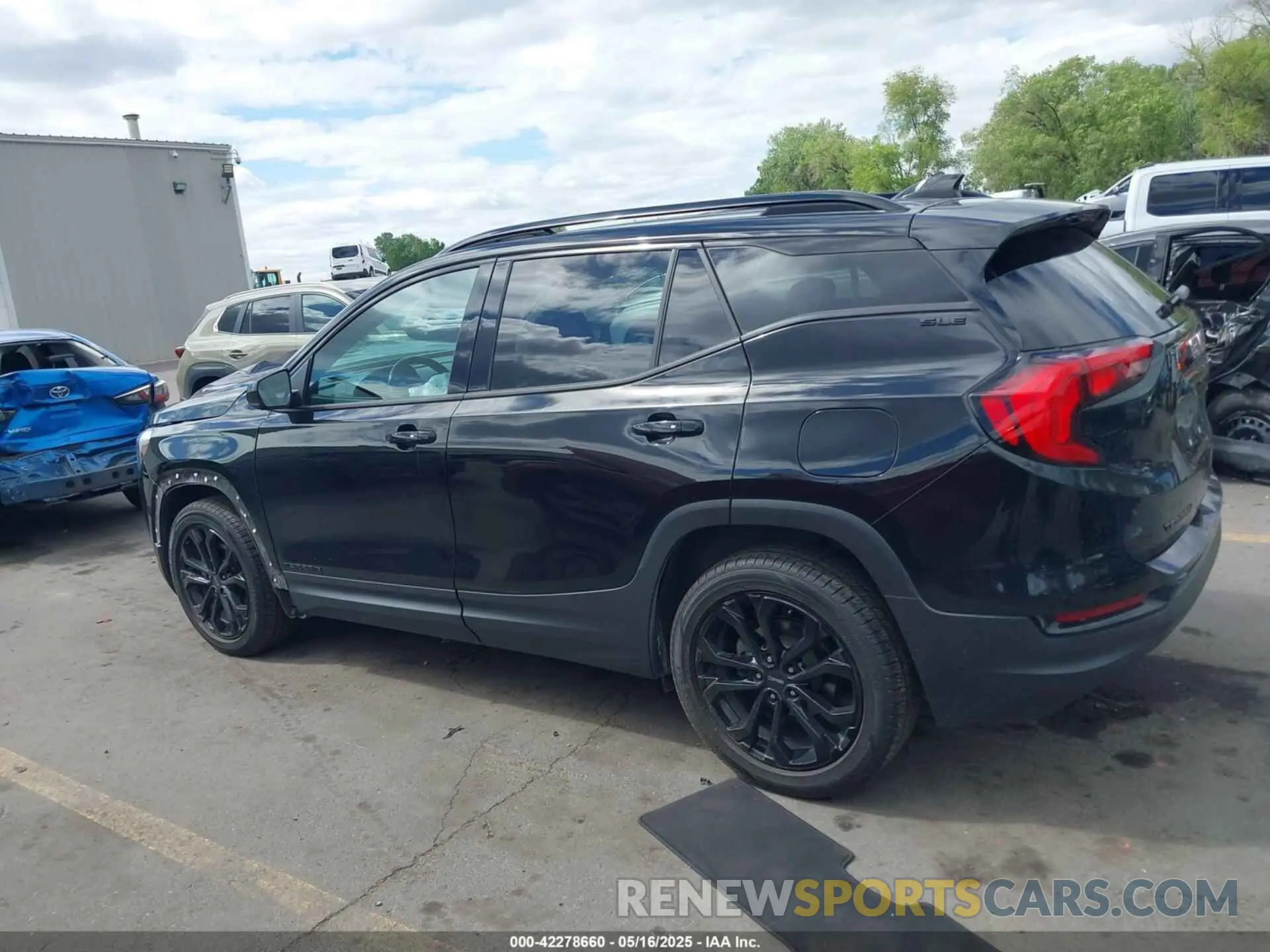 14 fotografías del automóvil dañado 3GKALMEV1LL344326 GMC TERRAIN 2020