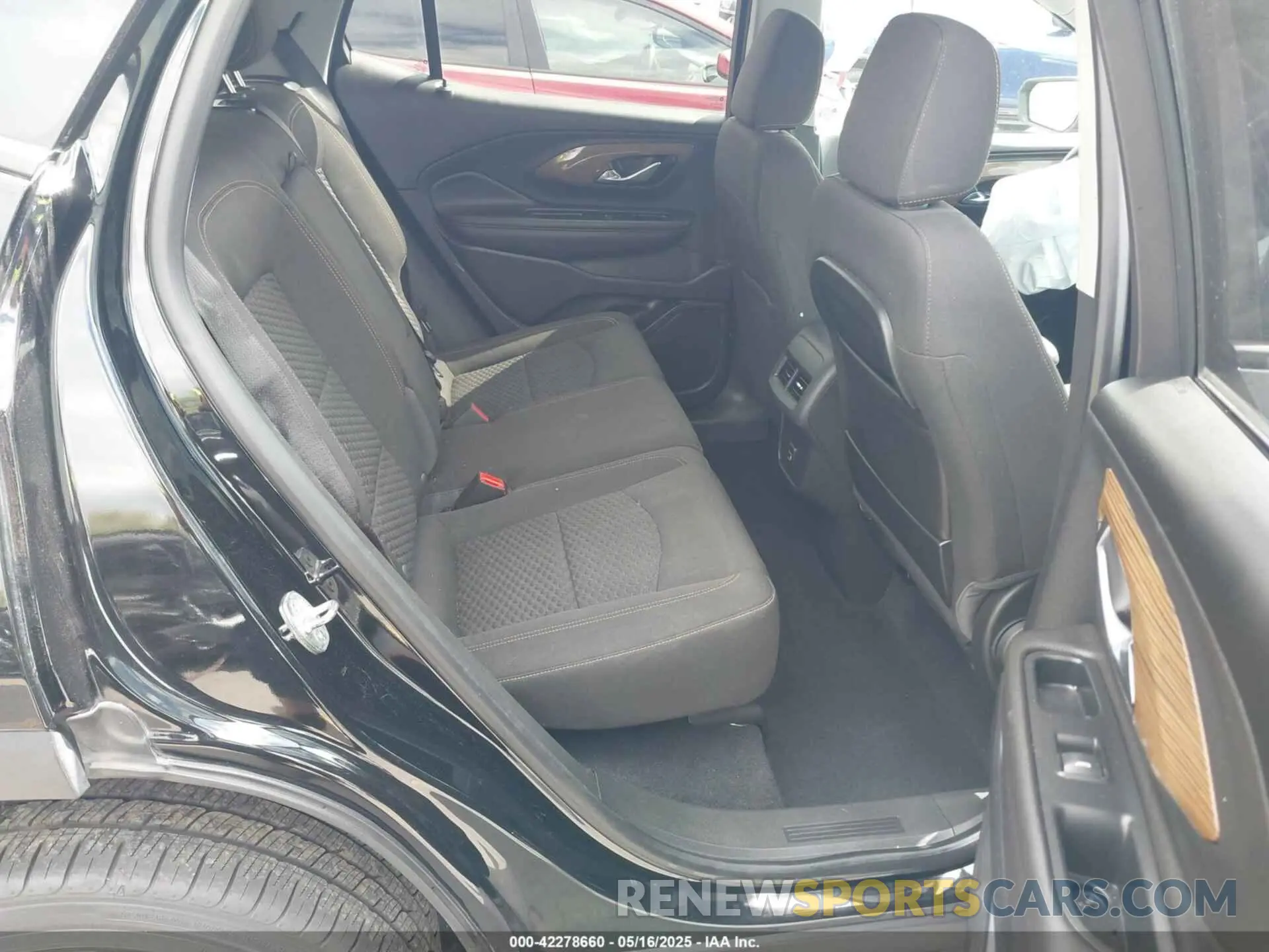 8 fotografías del automóvil dañado 3GKALMEV1LL344326 GMC TERRAIN 2020
