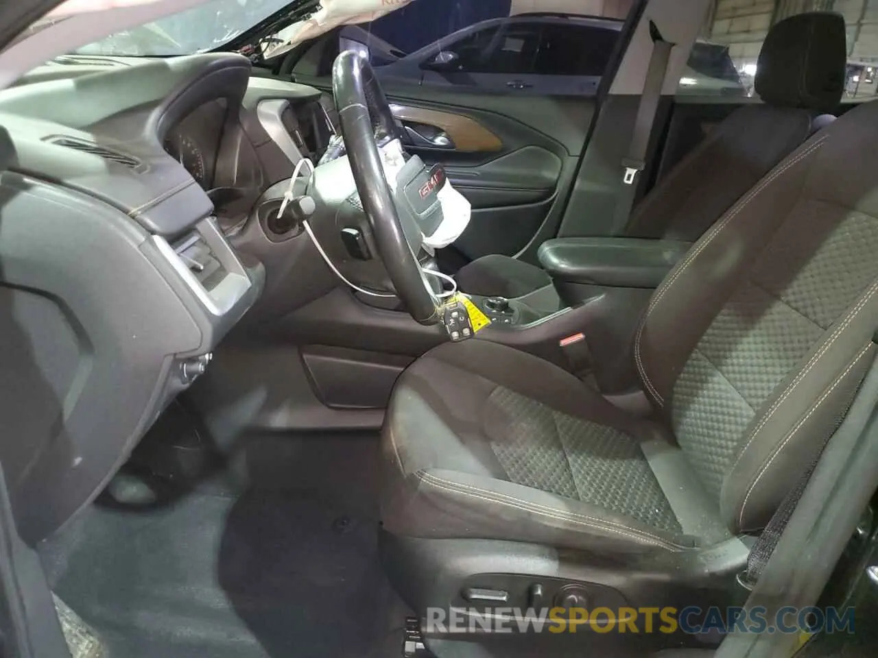 7 fotografías del automóvil dañado 3GKALMEV2LL124466 GMC TERRAIN 2020