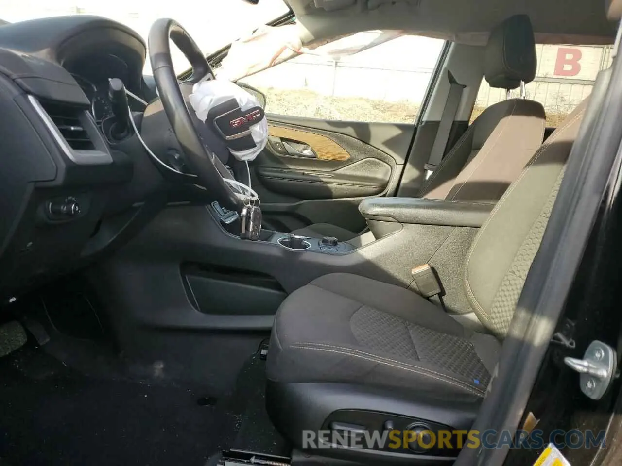7 fotografías del automóvil dañado 3GKALMEV2LL154518 GMC TERRAIN 2020