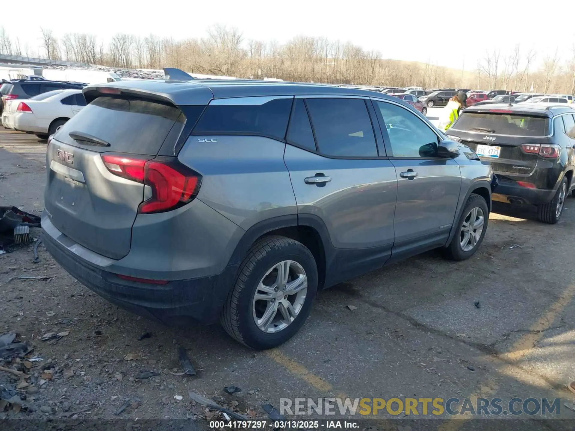 4 fotografías del automóvil dañado 3GKALMEV3LL174261 GMC TERRAIN 2020