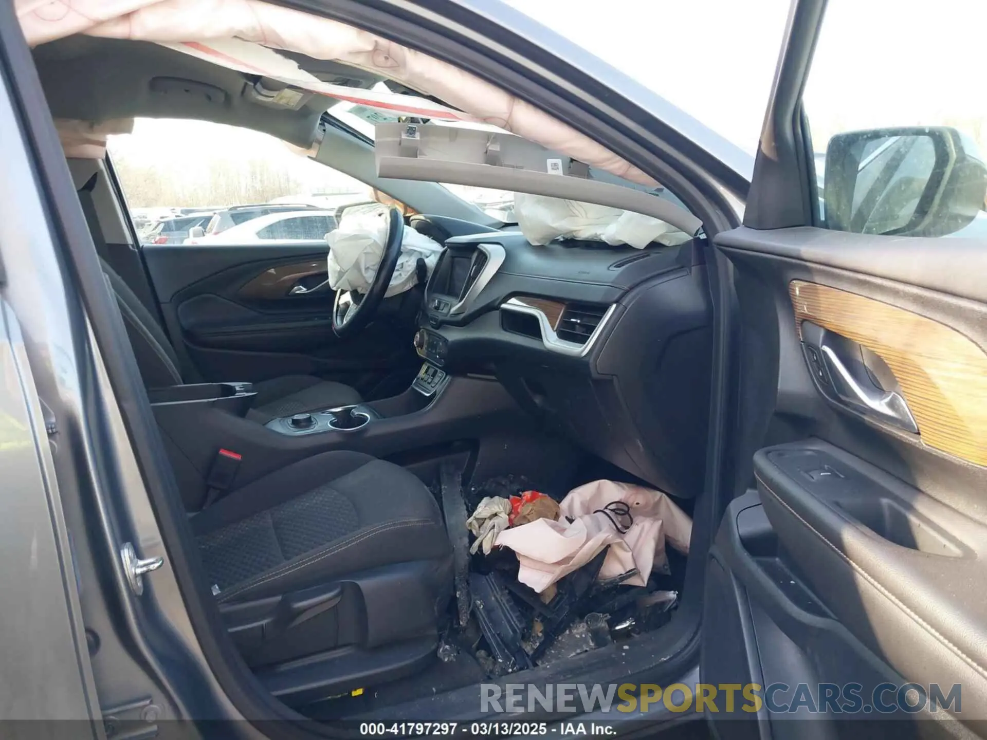 5 fotografías del automóvil dañado 3GKALMEV3LL174261 GMC TERRAIN 2020