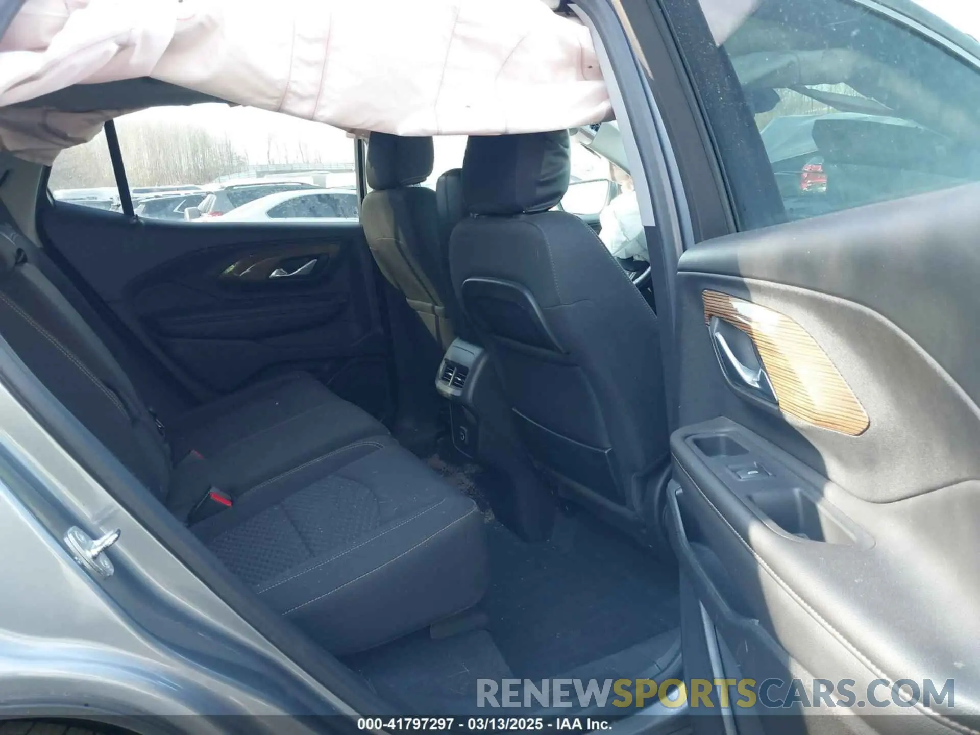 8 fotografías del automóvil dañado 3GKALMEV3LL174261 GMC TERRAIN 2020