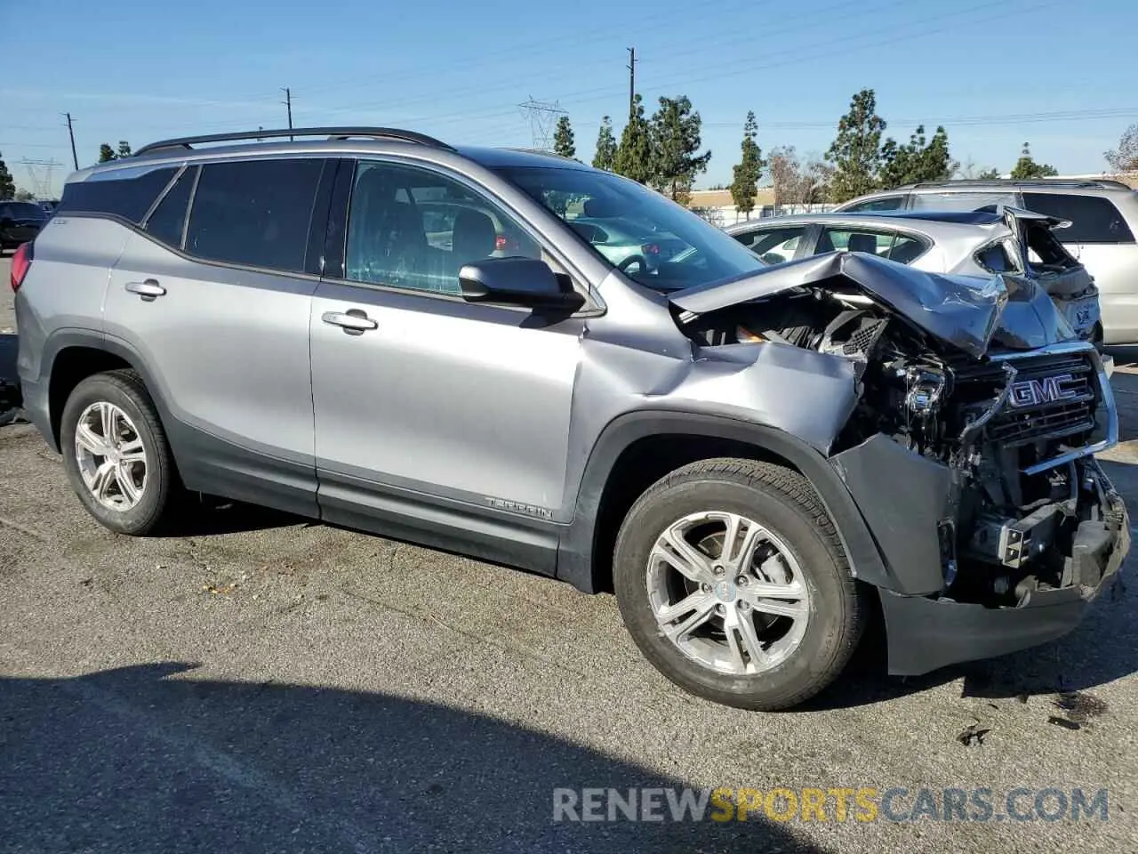 4 fotografías del automóvil dañado 3GKALMEV4LL311417 GMC TERRAIN 2020