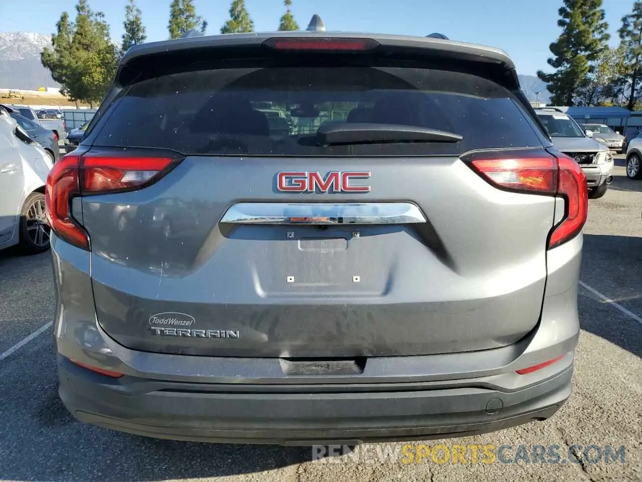 6 fotografías del automóvil dañado 3GKALMEV4LL311417 GMC TERRAIN 2020
