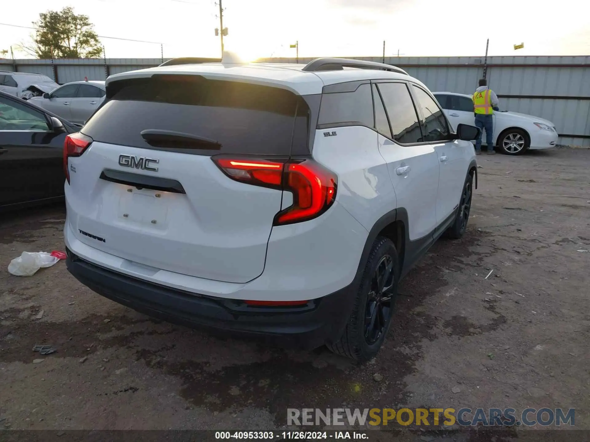 4 fotografías del automóvil dañado 3GKALMEV5LL230510 GMC TERRAIN 2020