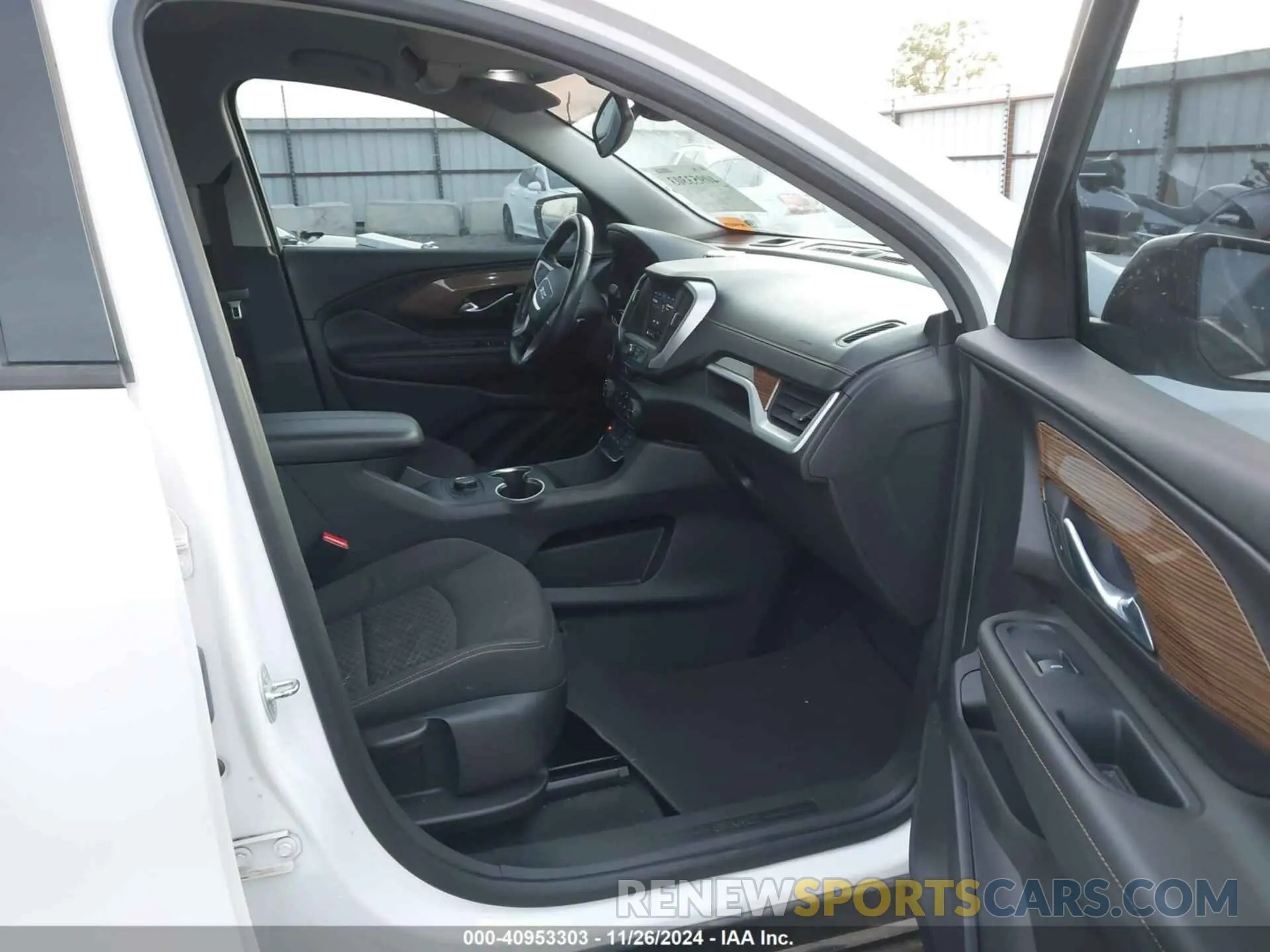 5 fotografías del automóvil dañado 3GKALMEV5LL230510 GMC TERRAIN 2020