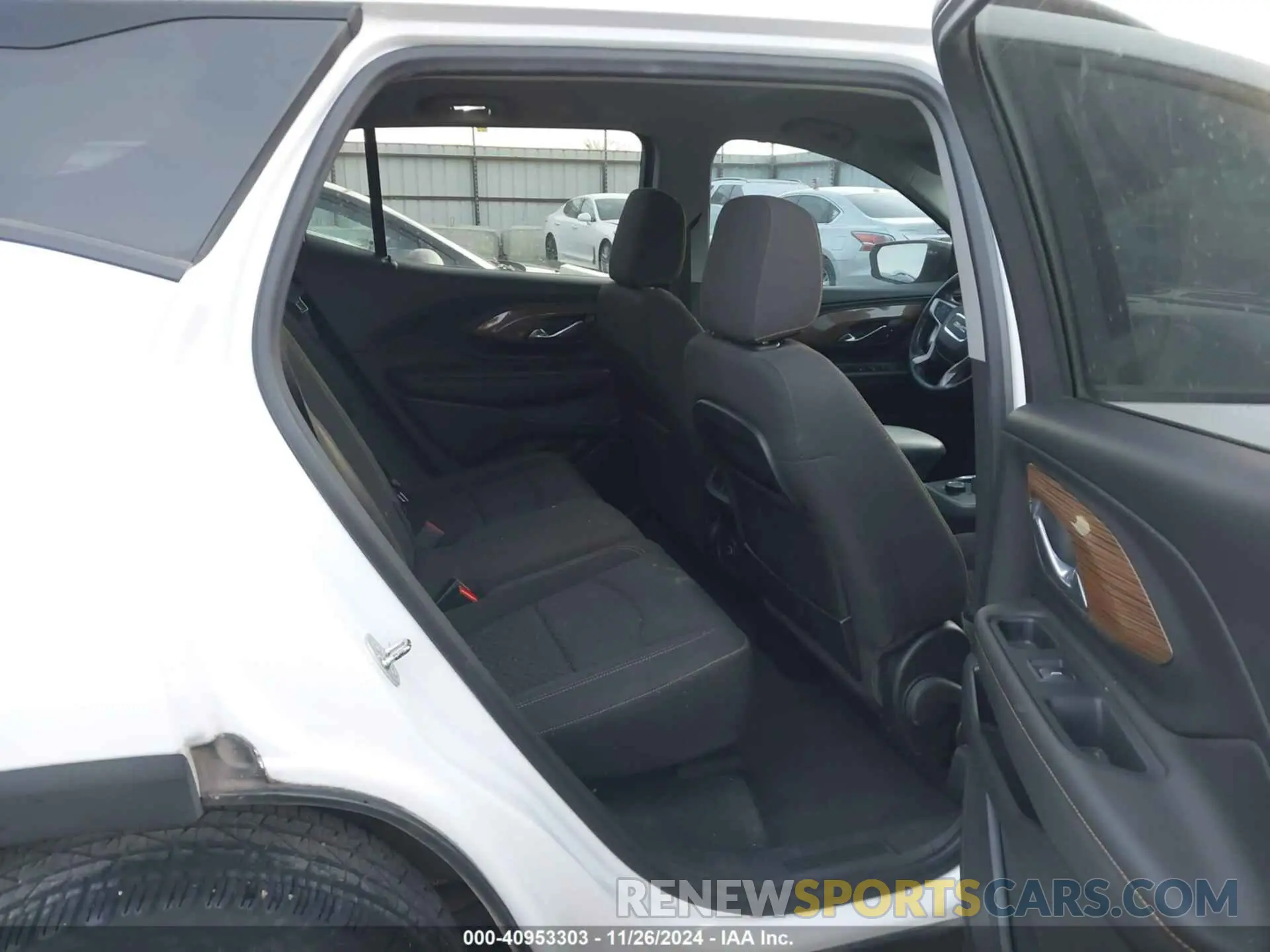 8 fotografías del automóvil dañado 3GKALMEV5LL230510 GMC TERRAIN 2020