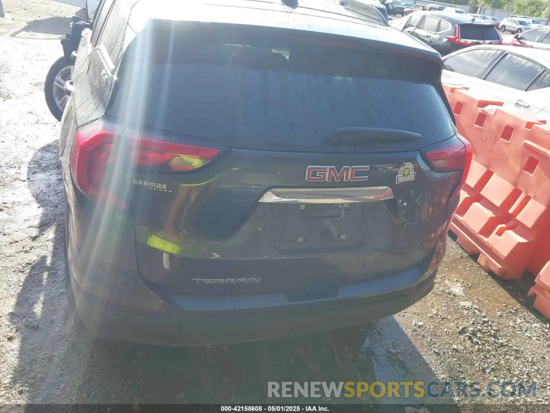 17 fotografías del automóvil dañado 3GKALMEV5LL231351 GMC TERRAIN 2020