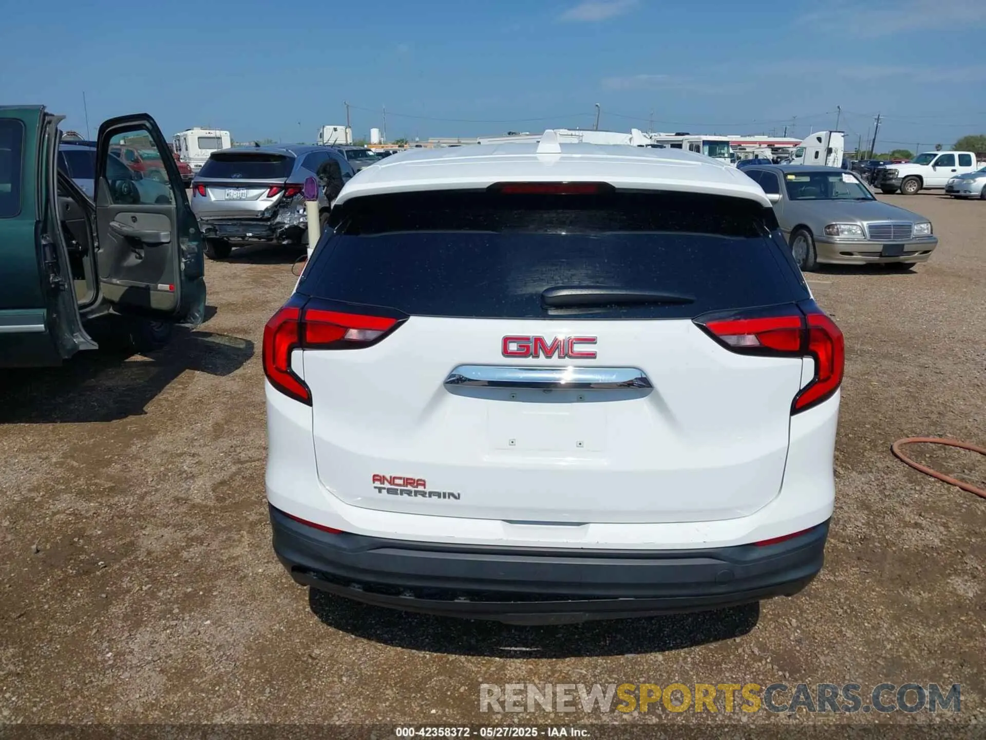 16 fotografías del automóvil dañado 3GKALMEV5LL299035 GMC TERRAIN 2020