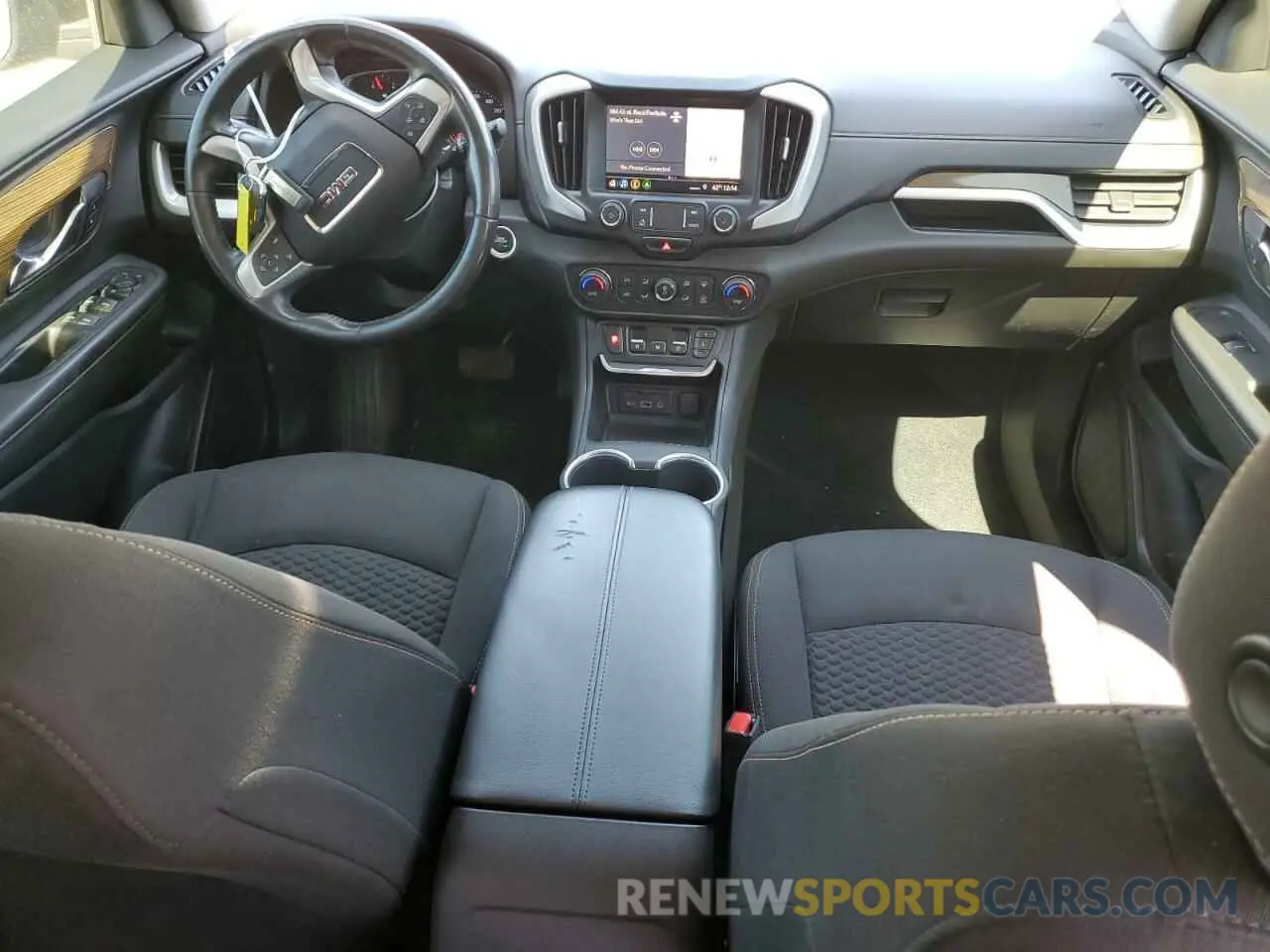 8 fotografías del automóvil dañado 3GKALMEV5LL312611 GMC TERRAIN 2020