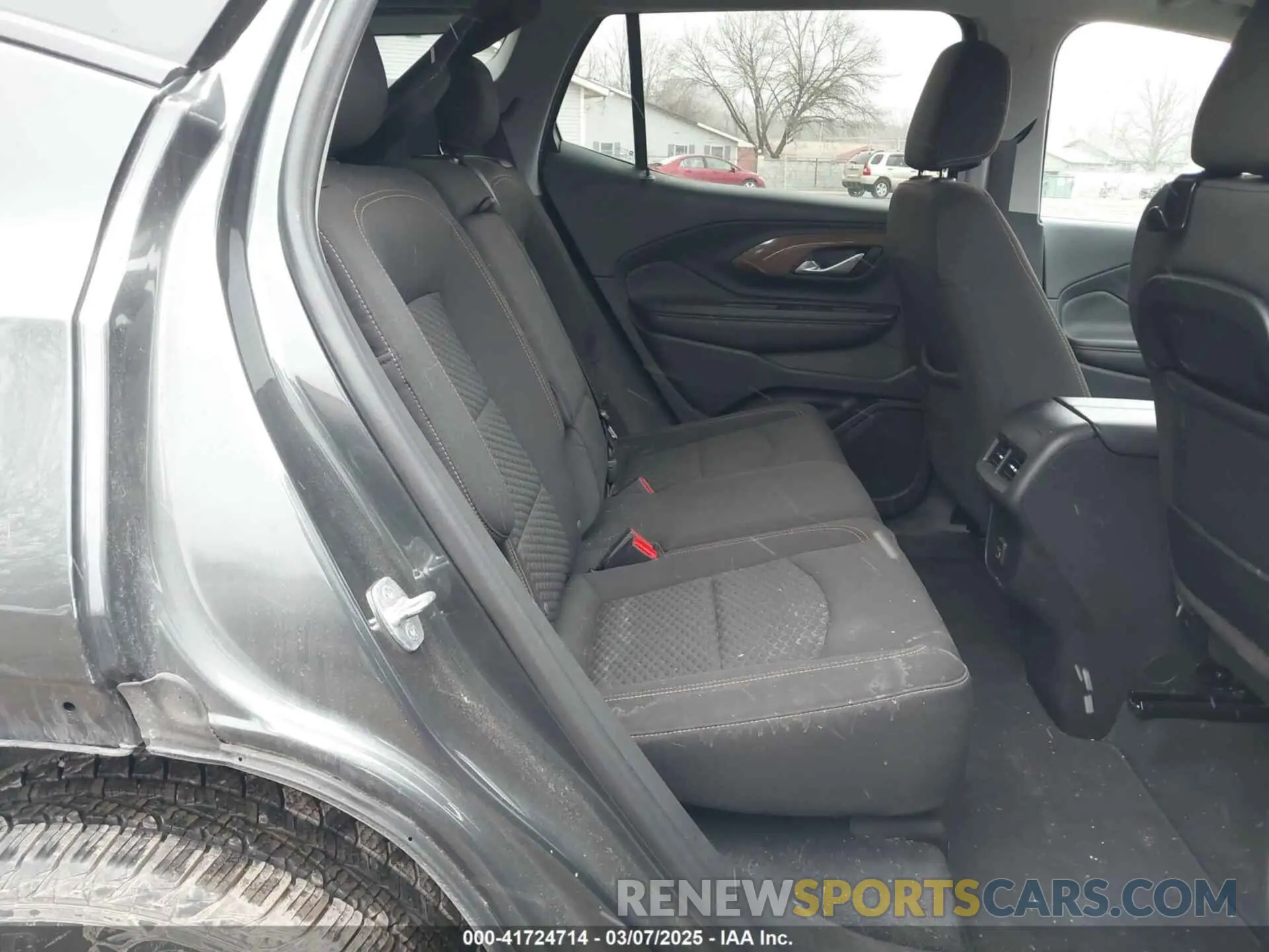 8 fotografías del automóvil dañado 3GKALMEV6LL194018 GMC TERRAIN 2020