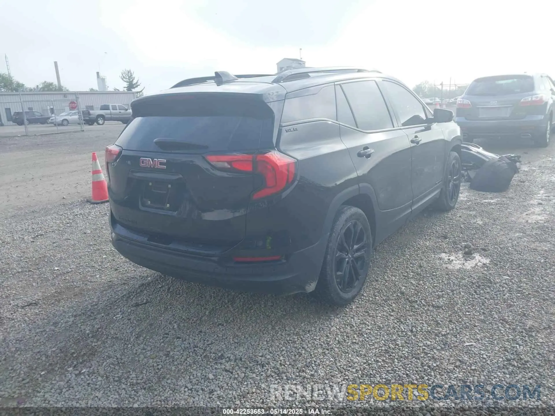 4 fotografías del automóvil dañado 3GKALMEV6LL309894 GMC TERRAIN 2020