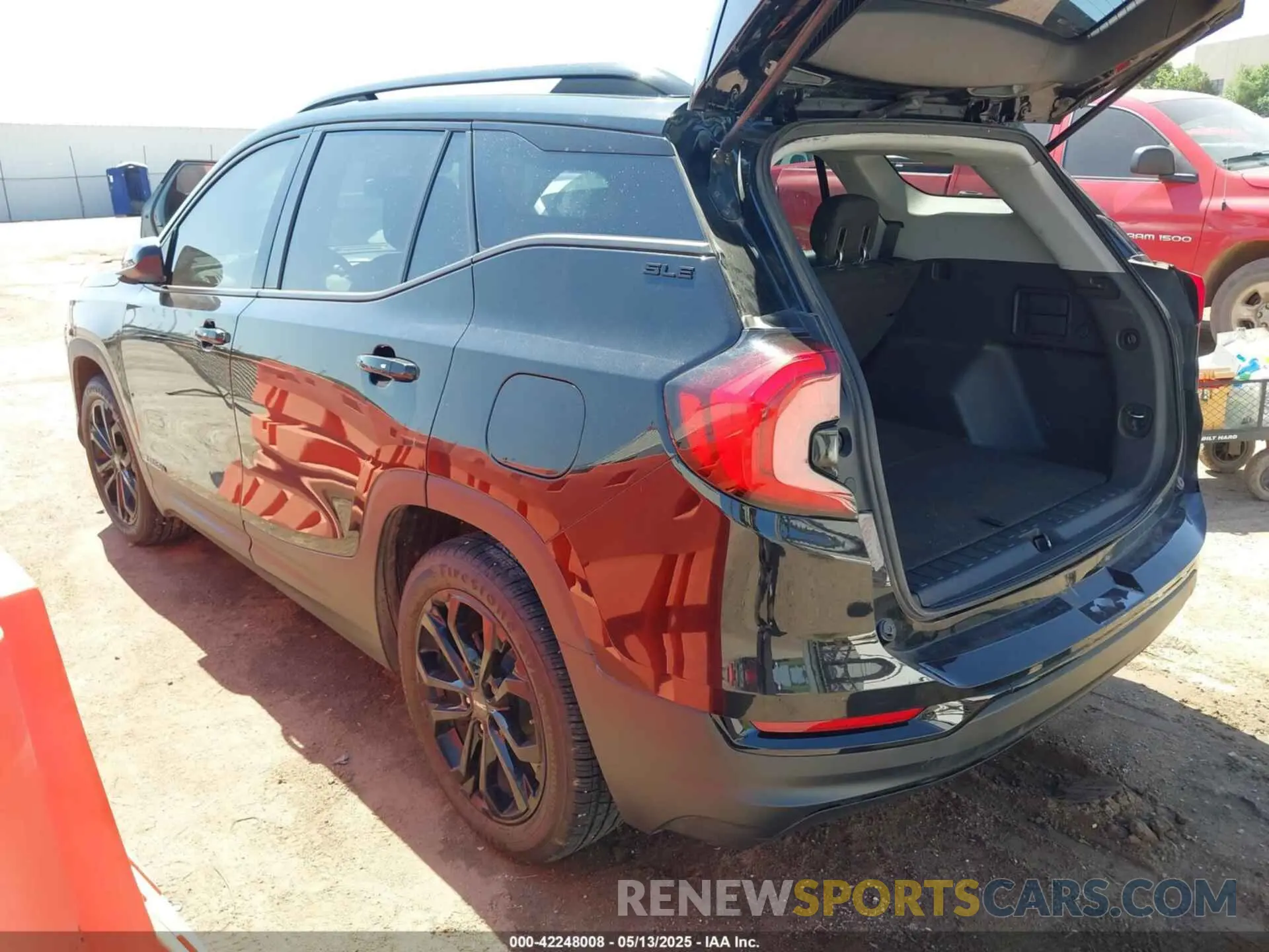 3 fotografías del automóvil dañado 3GKALMEV7LL261726 GMC TERRAIN 2020